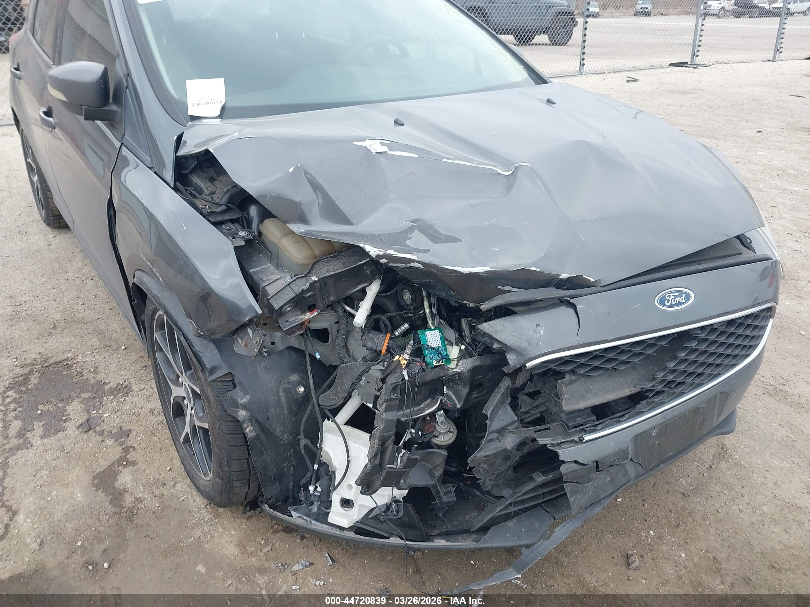 FORD FOCUS image 6