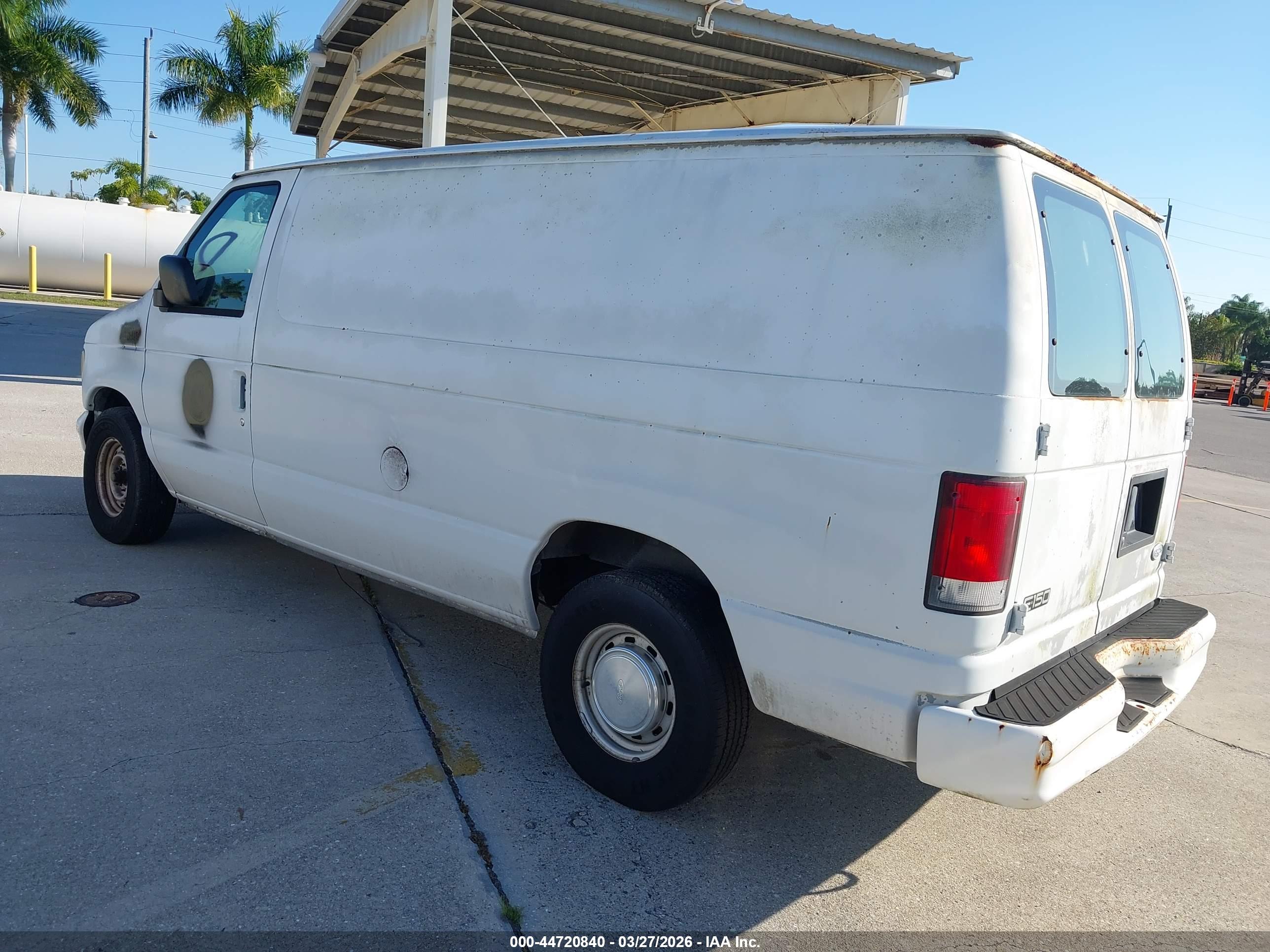 FORD E-150 image 3