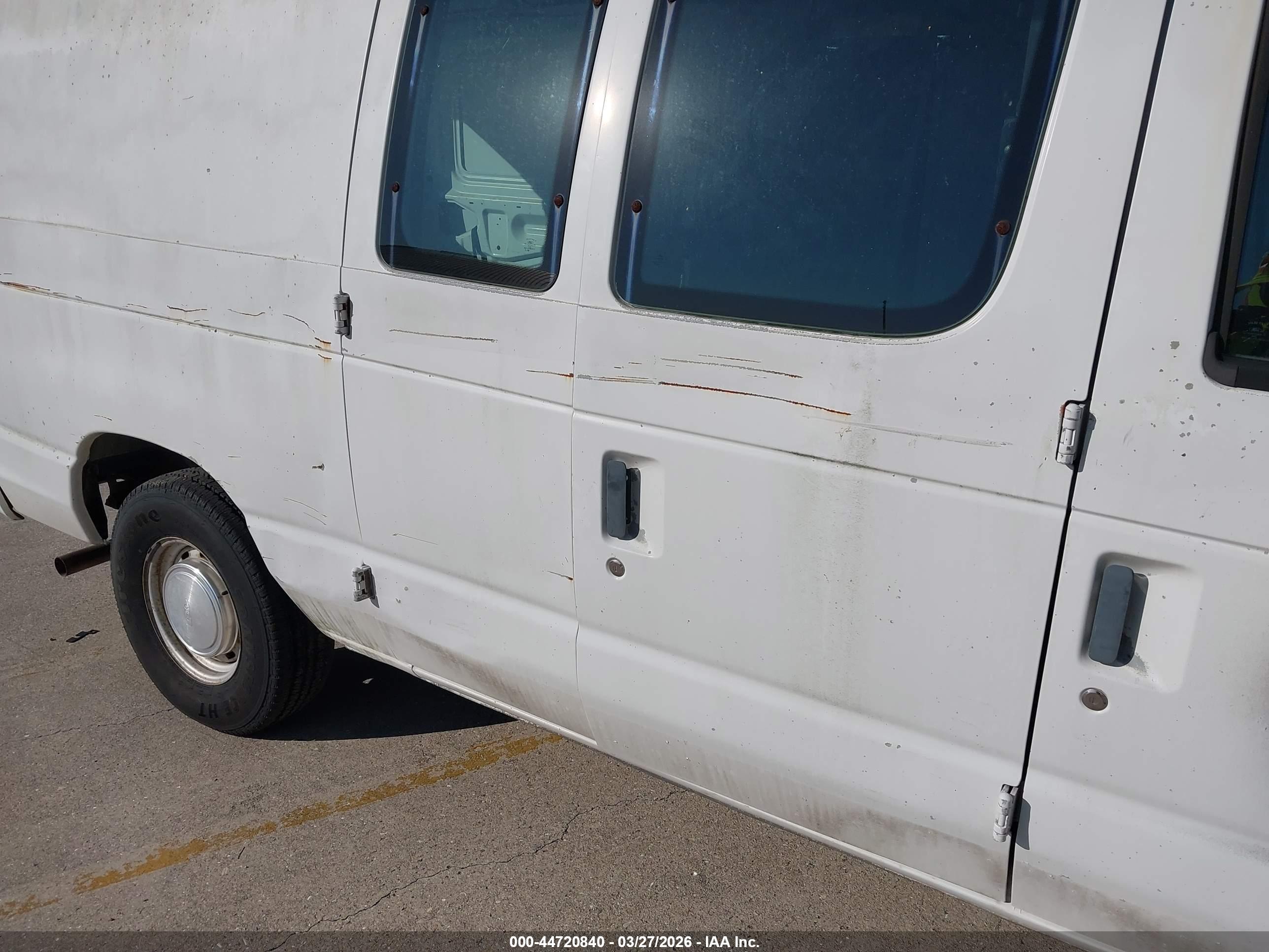FORD E-150 image 6
