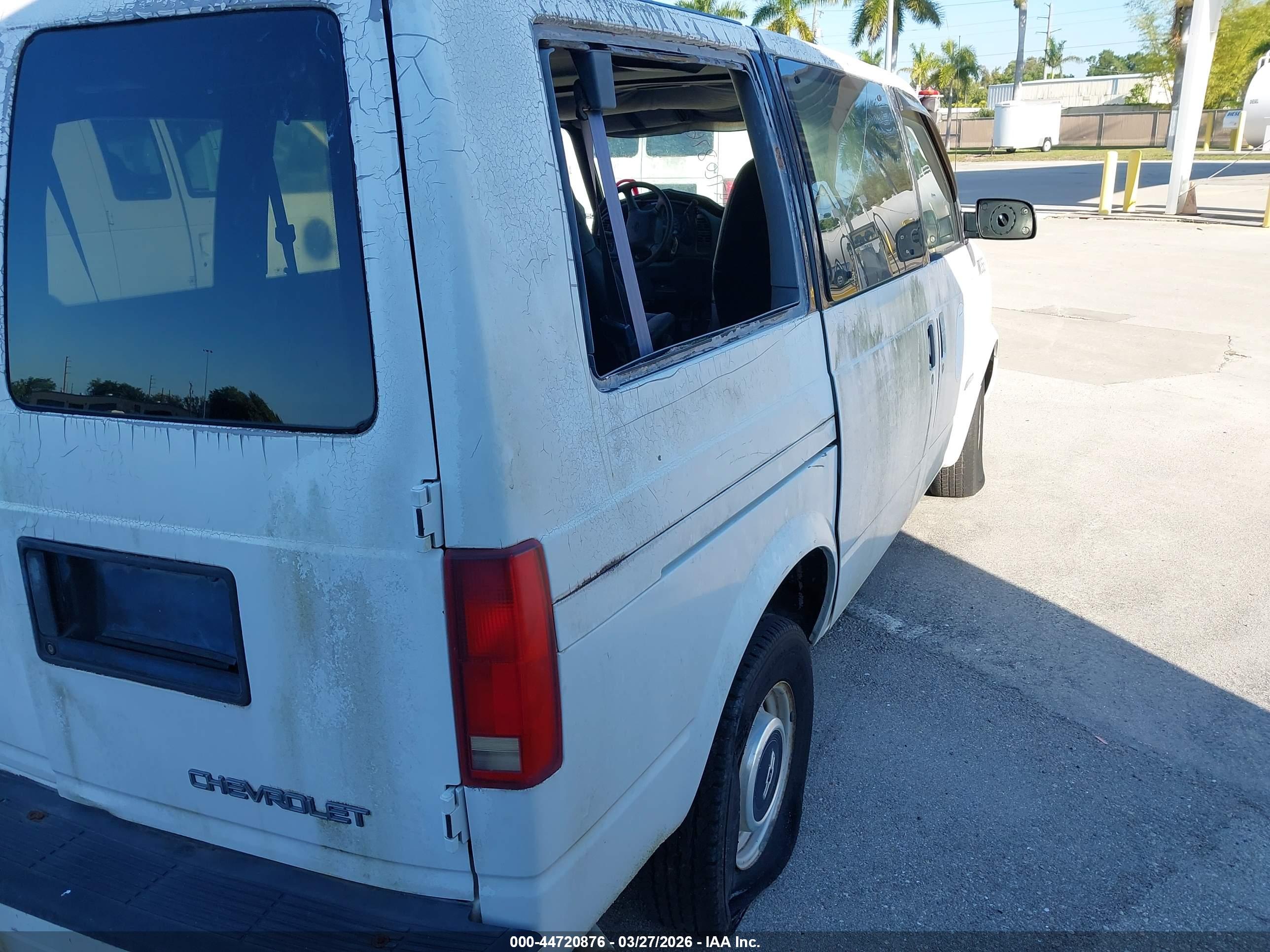 CHEVROLET ASTRO image 6