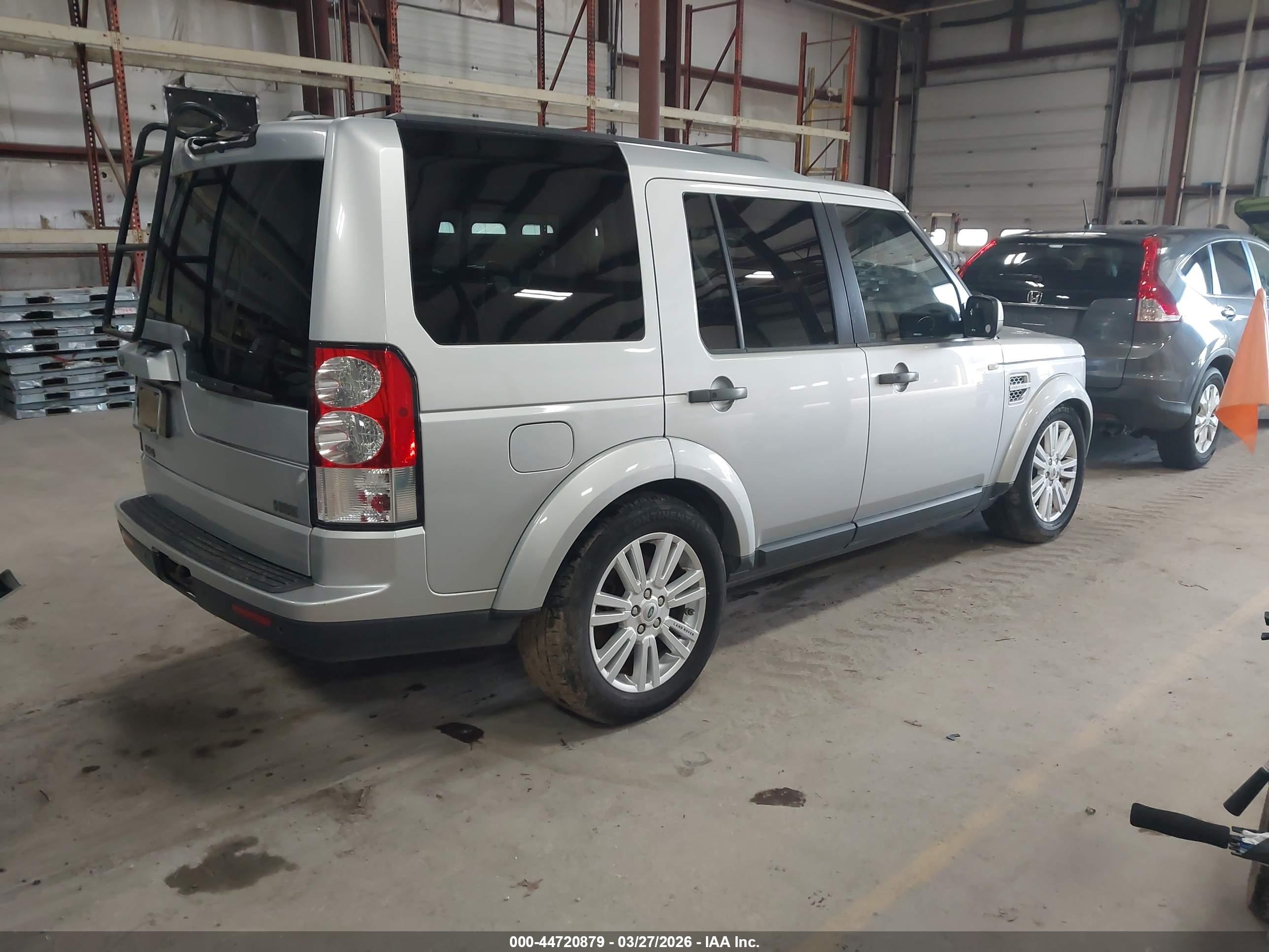 LAND ROVER image 4