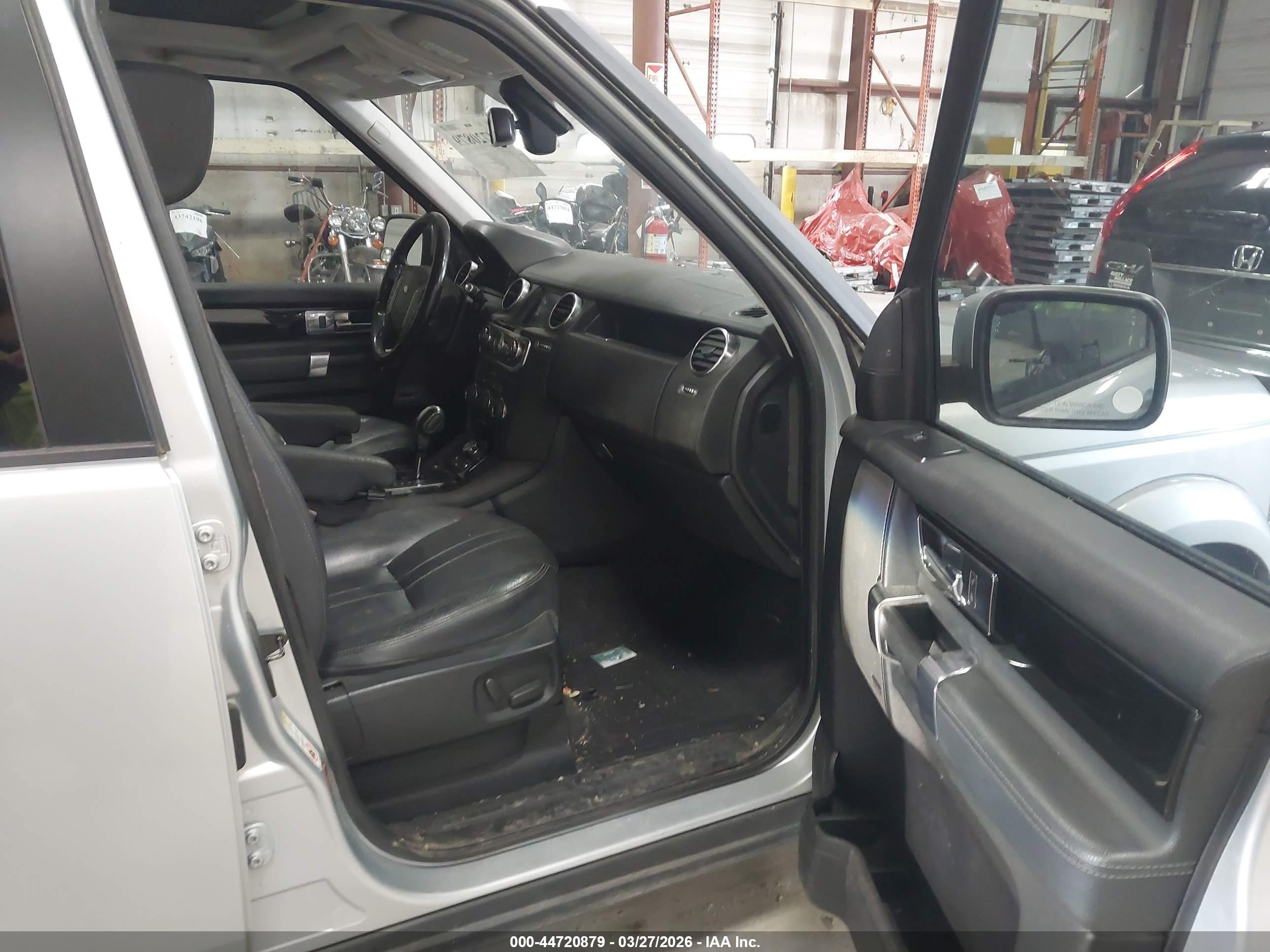 LAND ROVER image 5