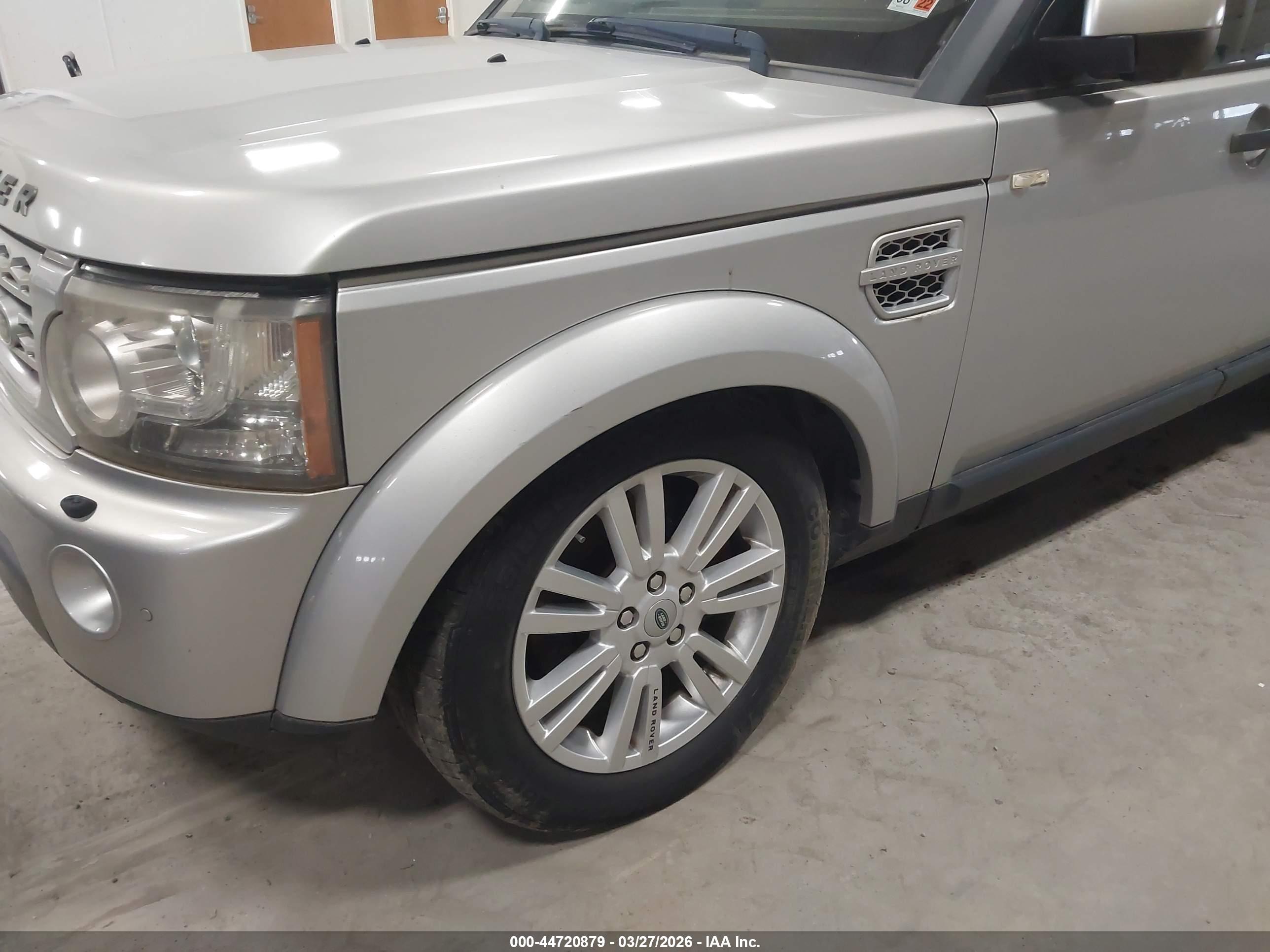 LAND ROVER image 6