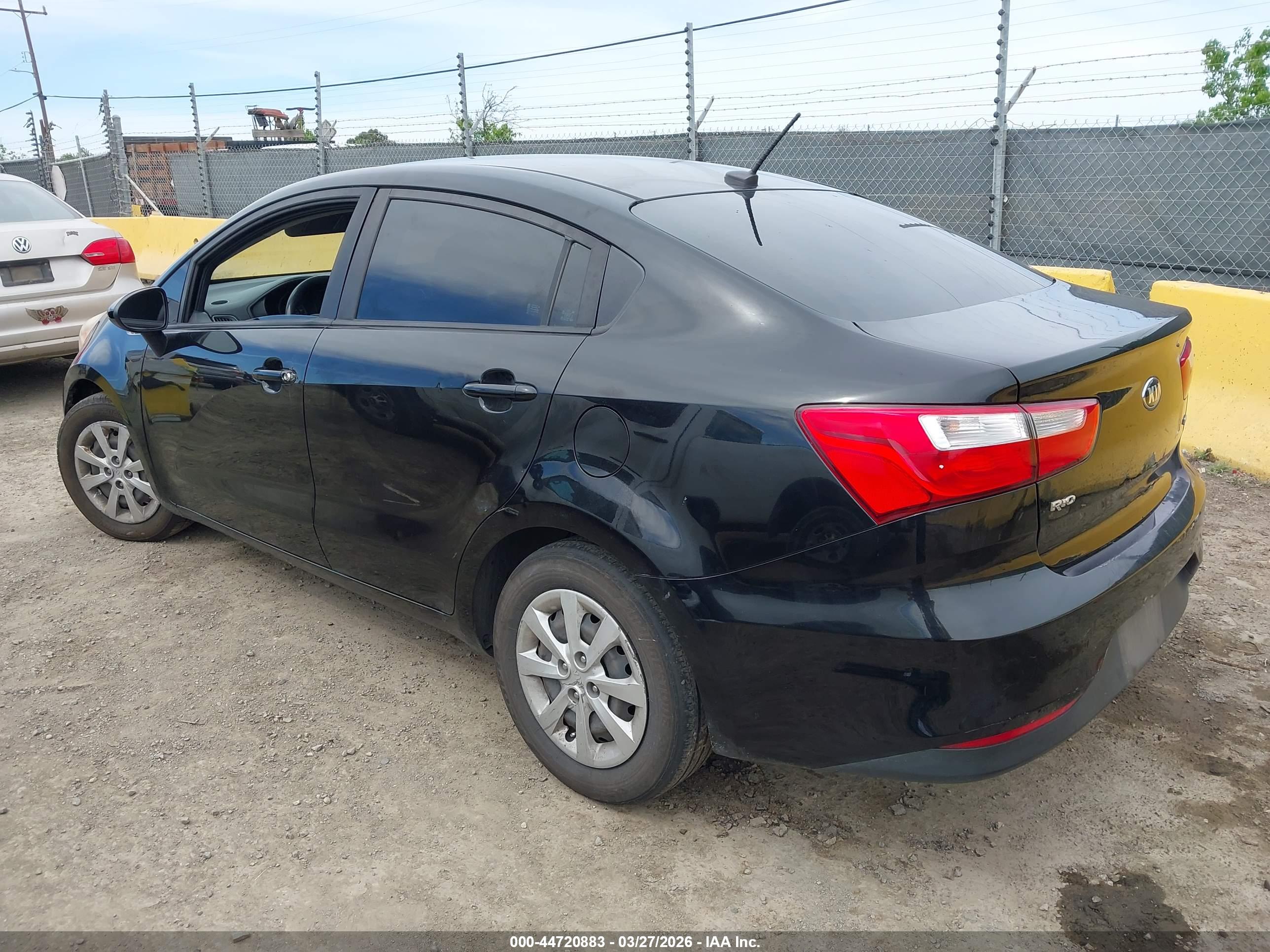 KIA RIO image 3
