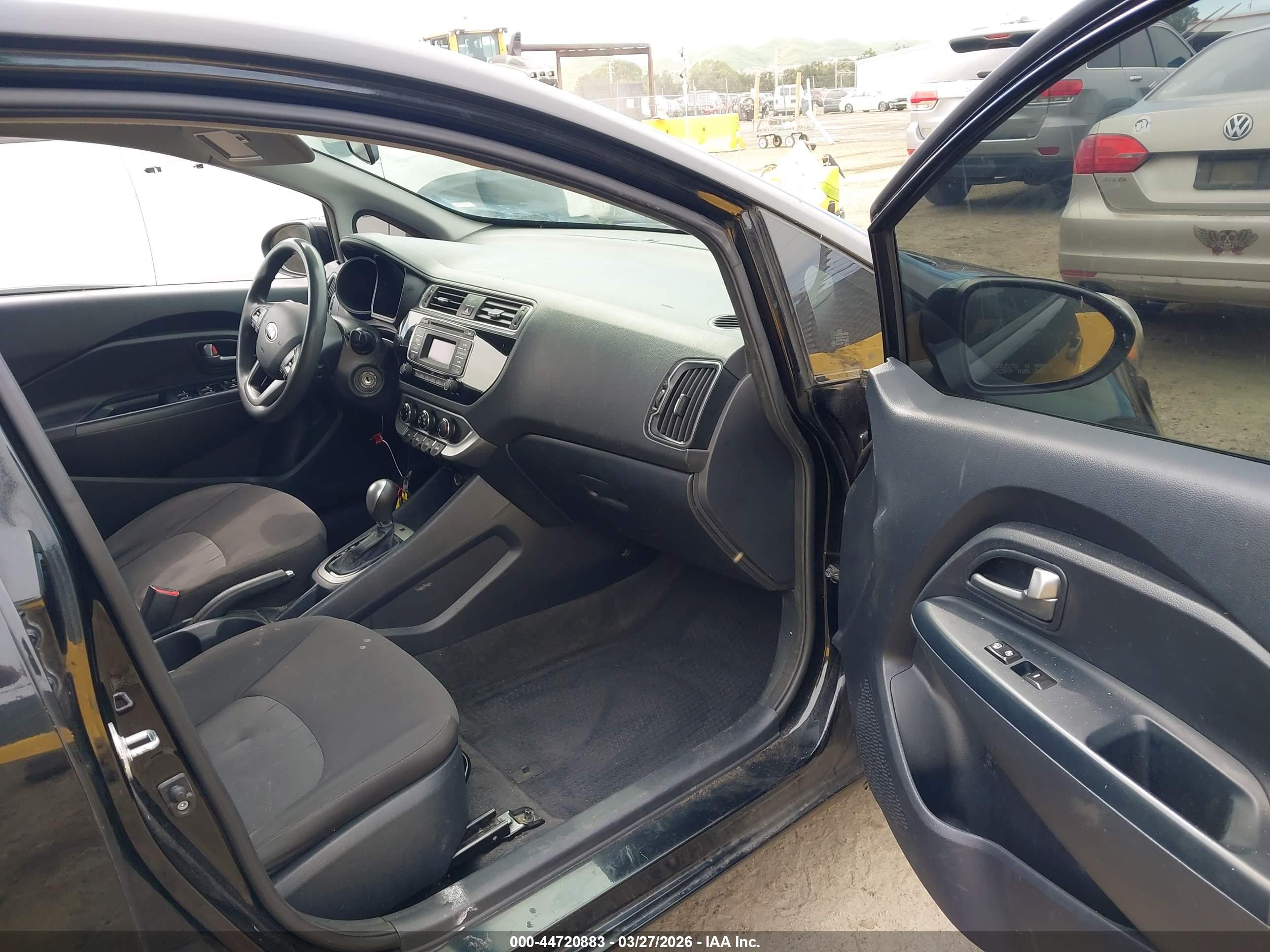 KIA RIO image 5