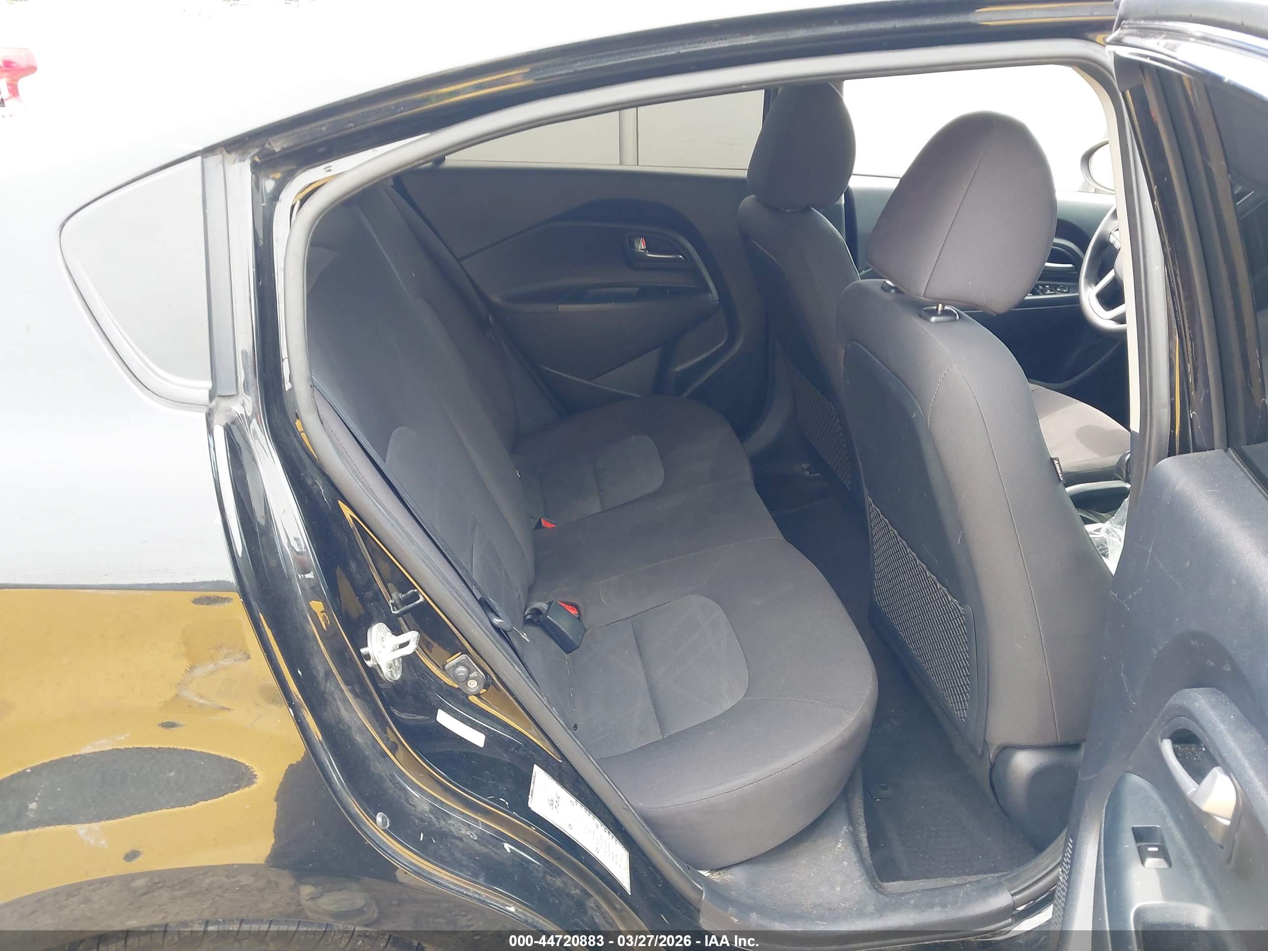 KIA RIO image 8