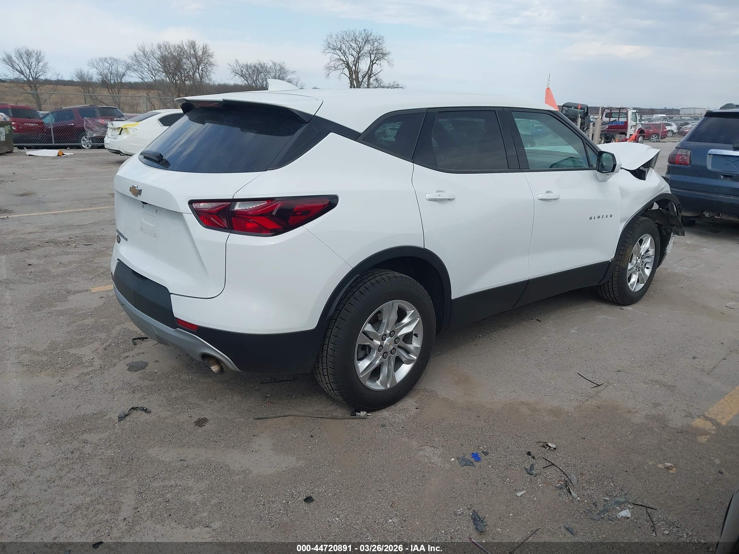 CHEVROLET BLAZER image 4