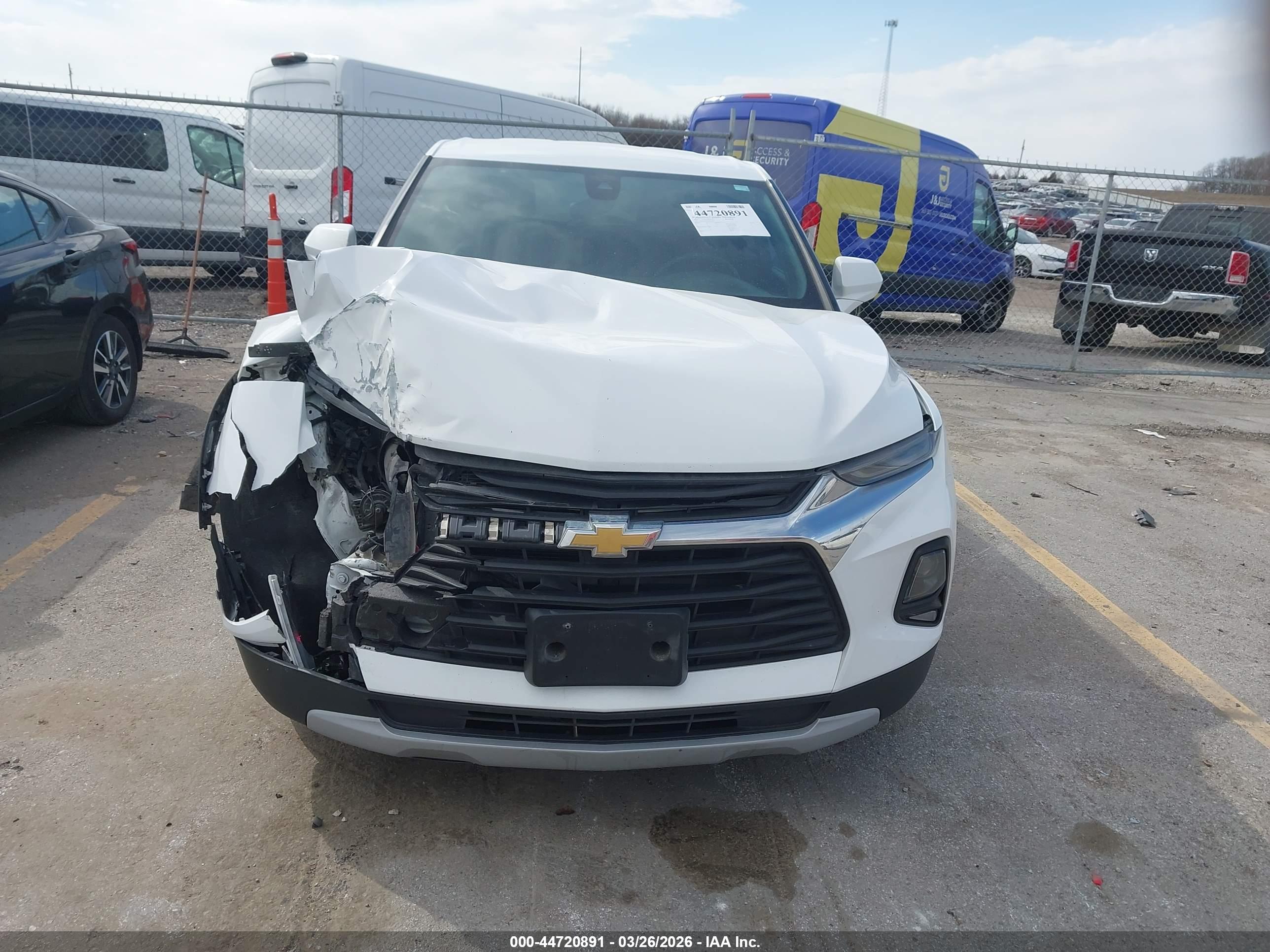 CHEVROLET BLAZER image 6