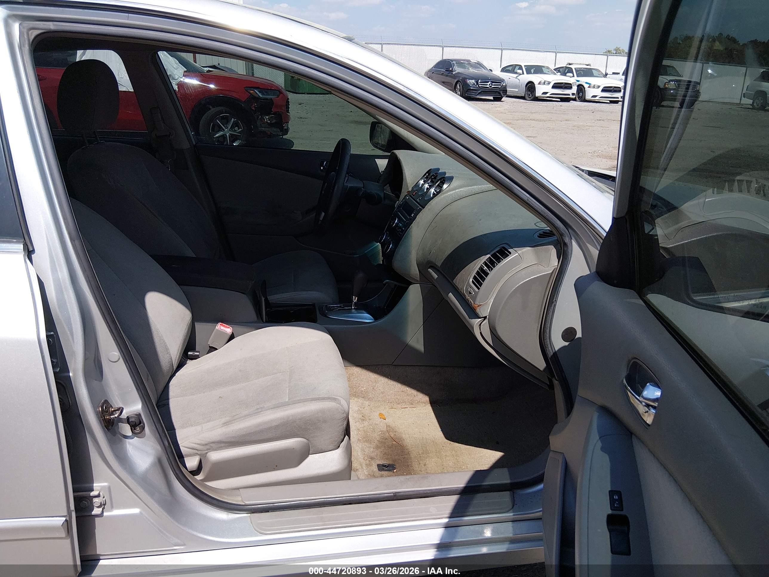 NISSAN ALTIMA image 5