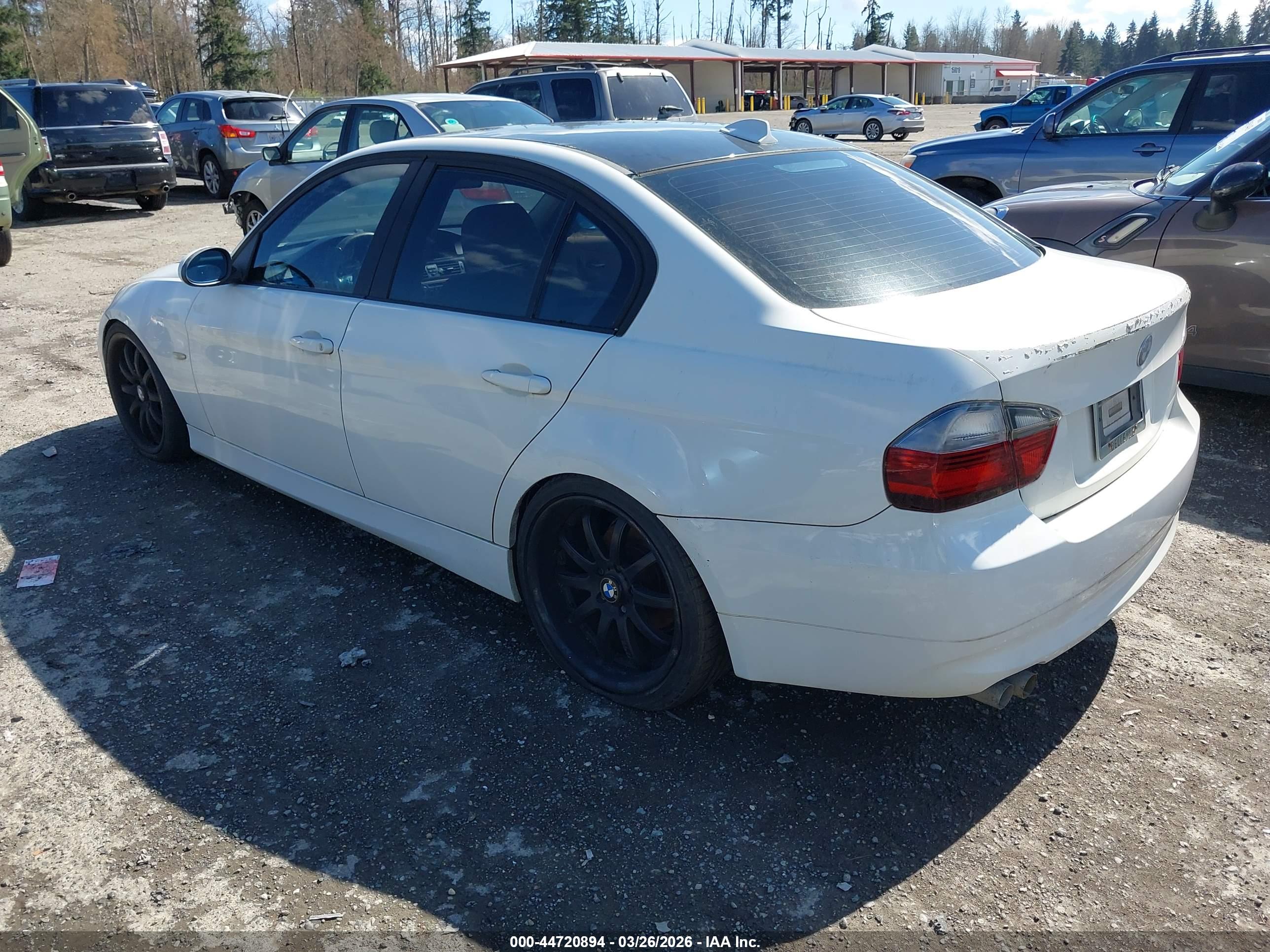 BMW 325I image 3