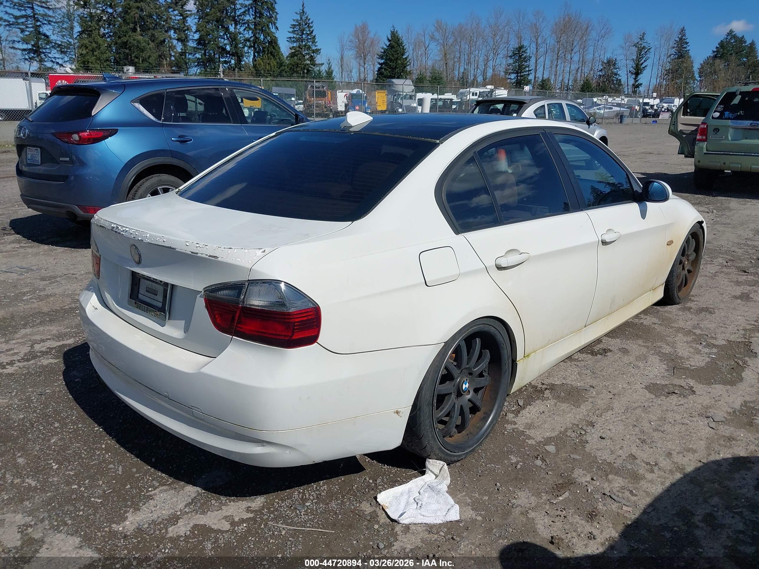 BMW 325I image 4