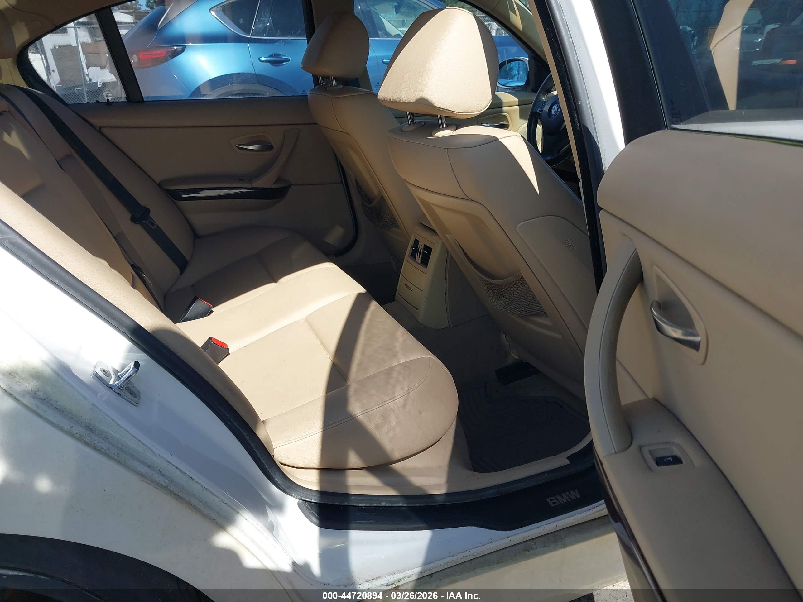 BMW 325I image 8