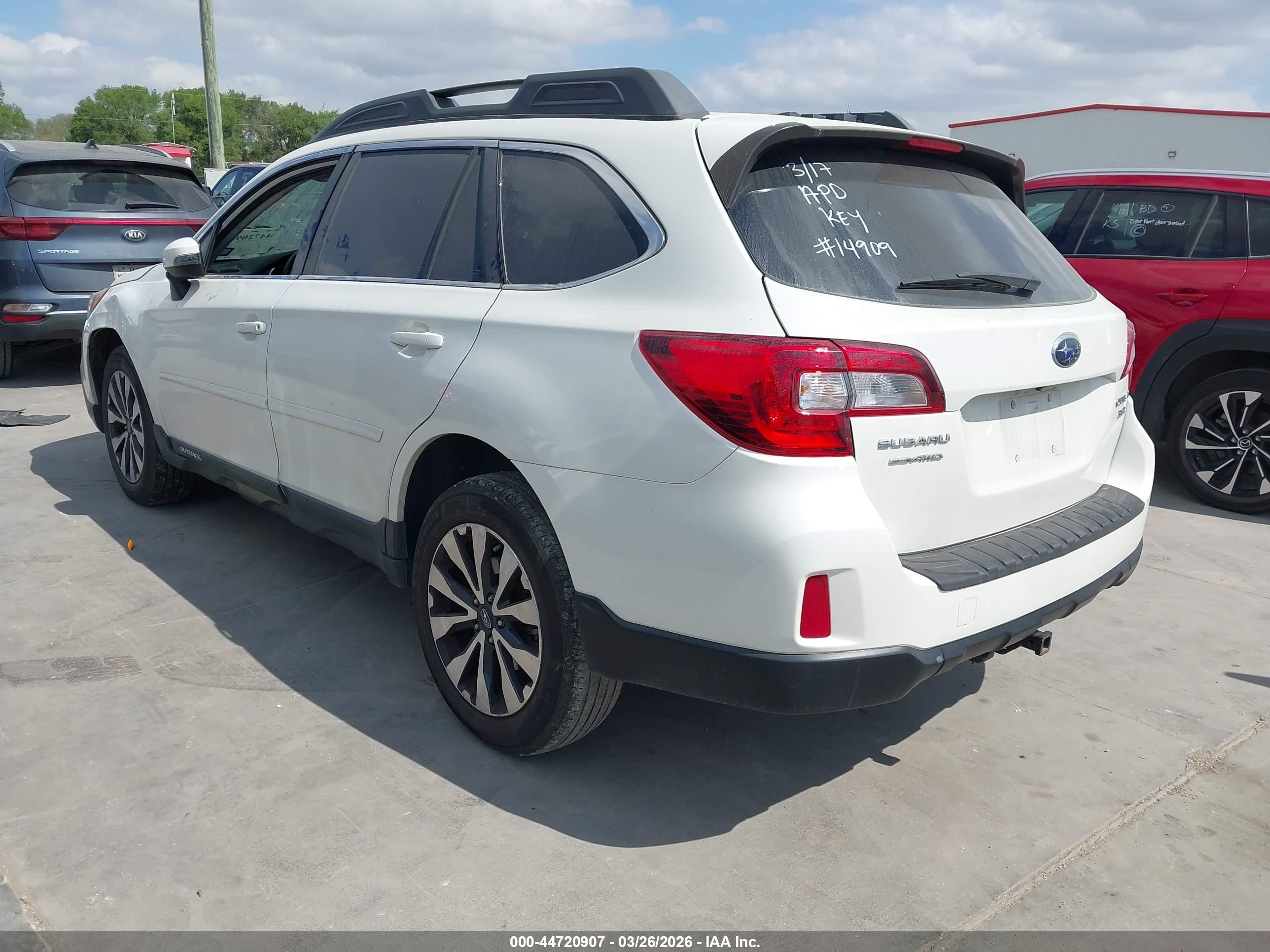 SUBARU OUTBACK image 3