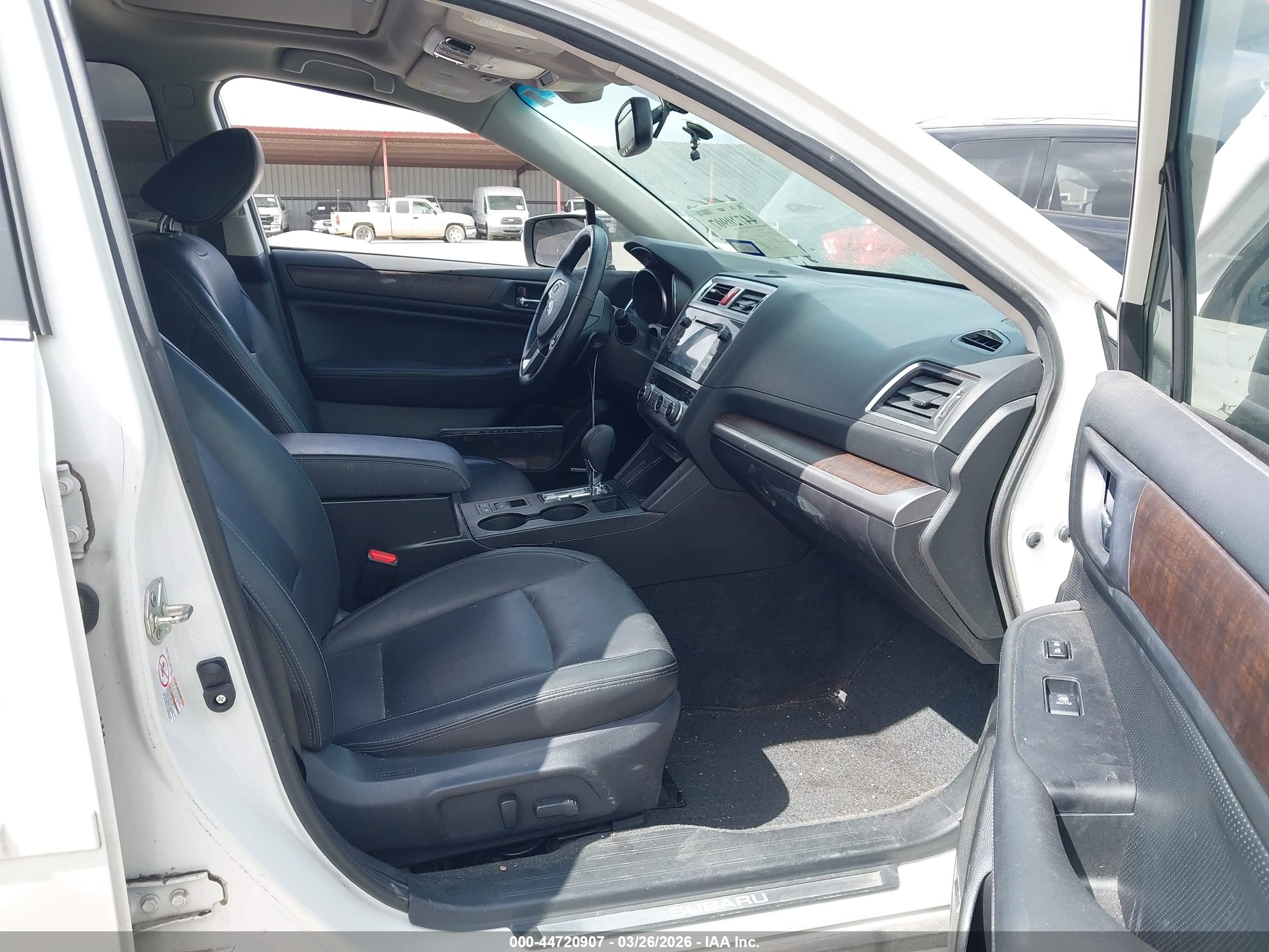 SUBARU OUTBACK image 5