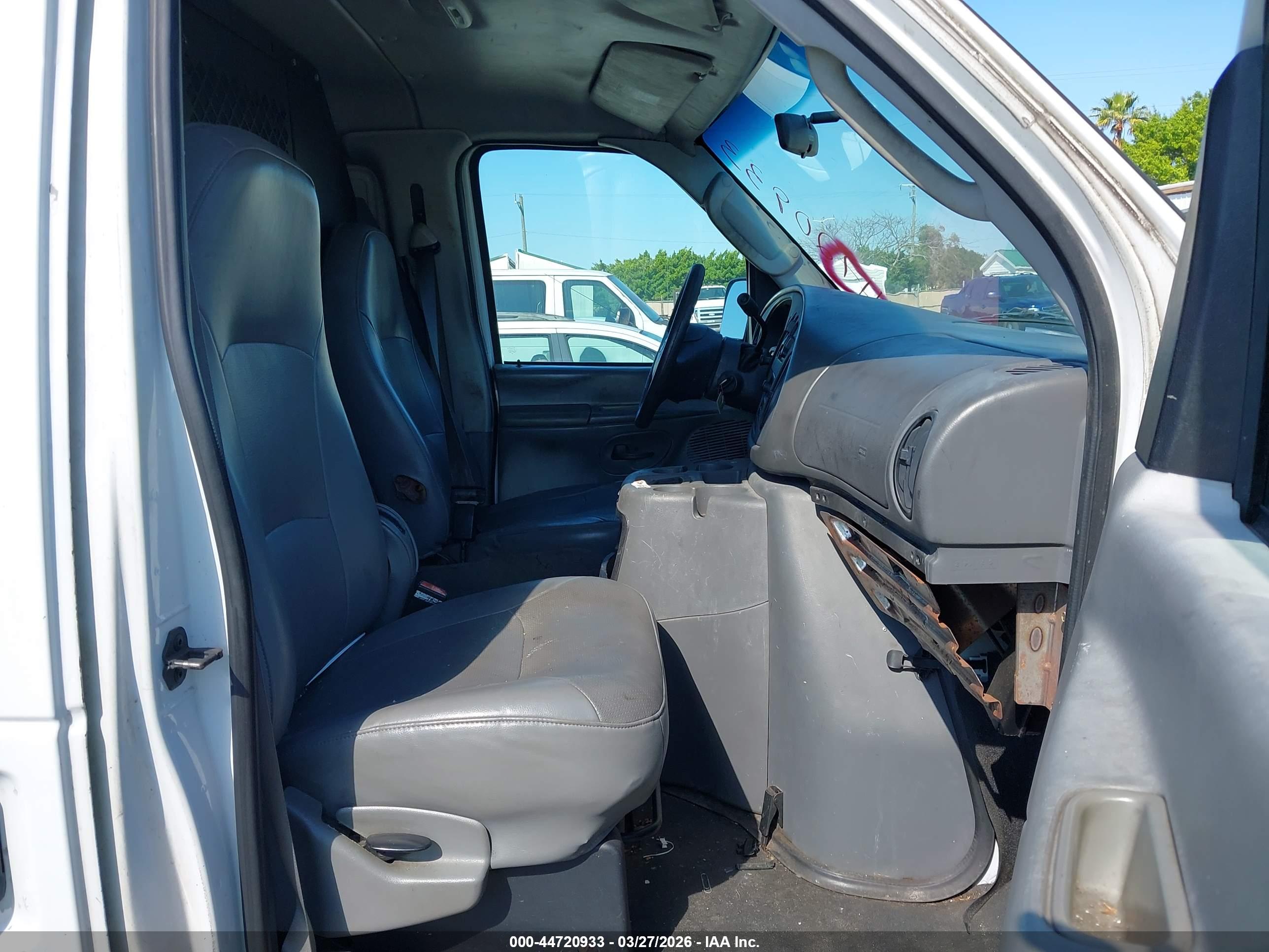 FORD E-250 image 5