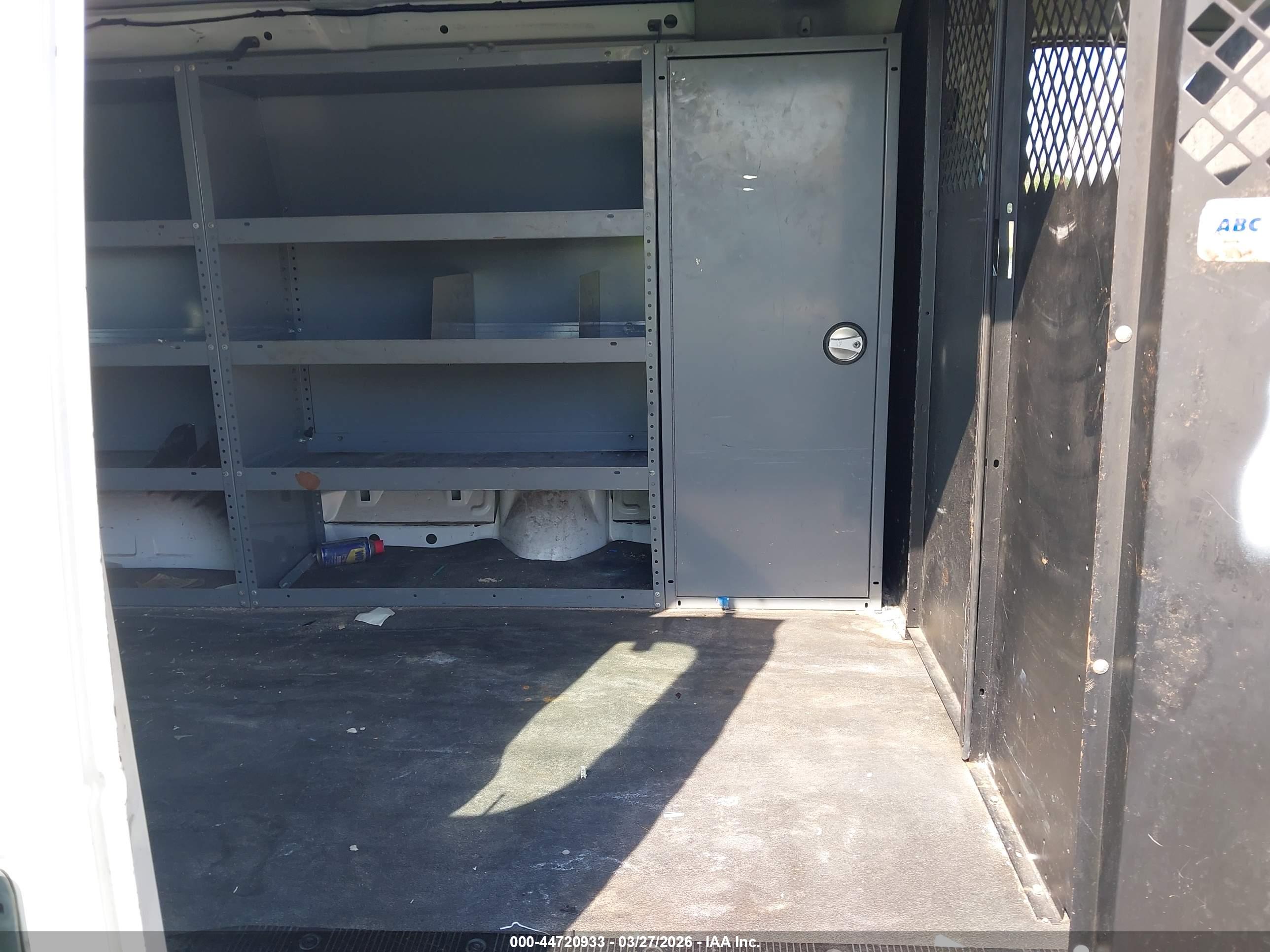 FORD E-250 image 8