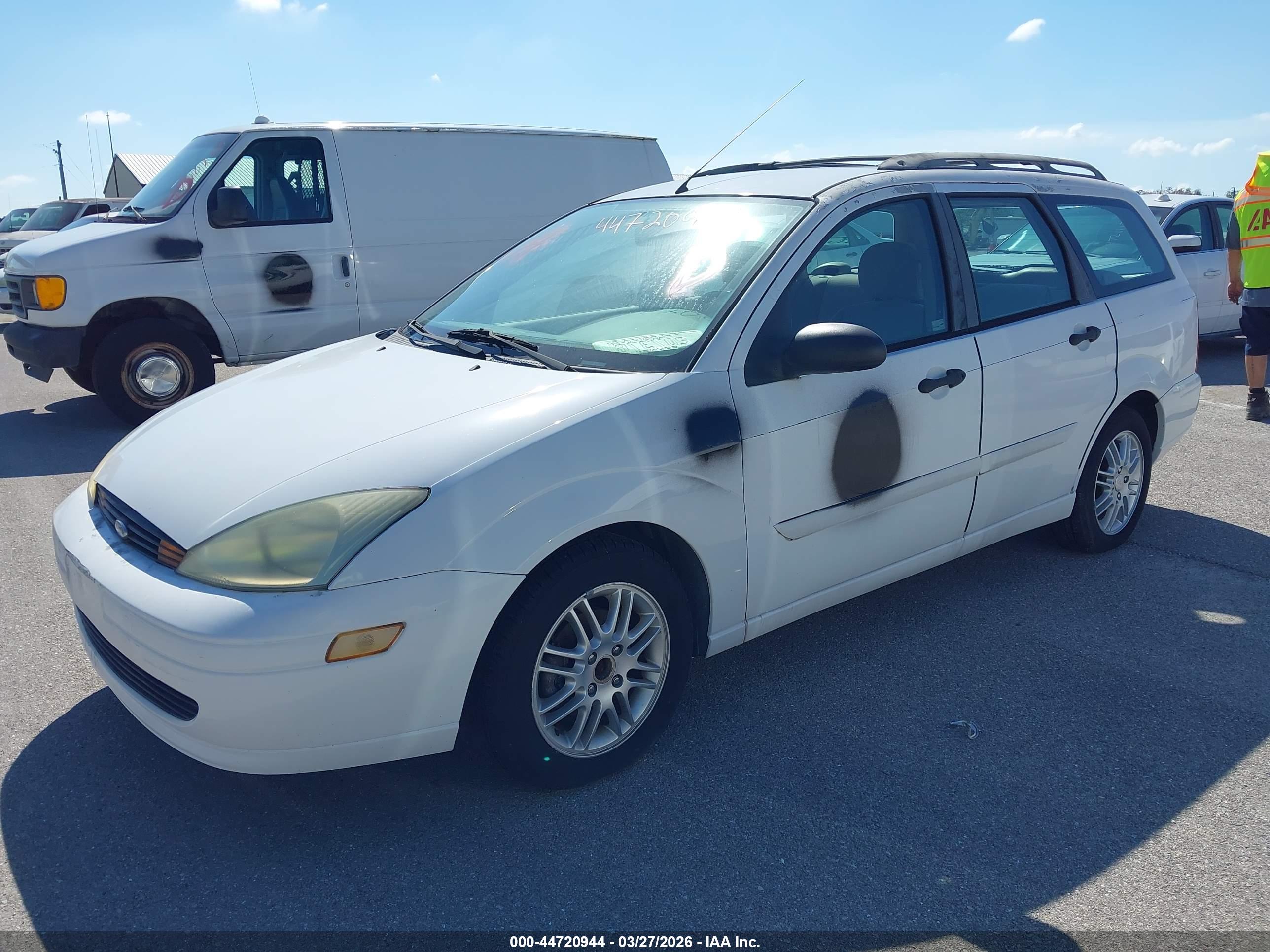 FORD FOCUS image 2