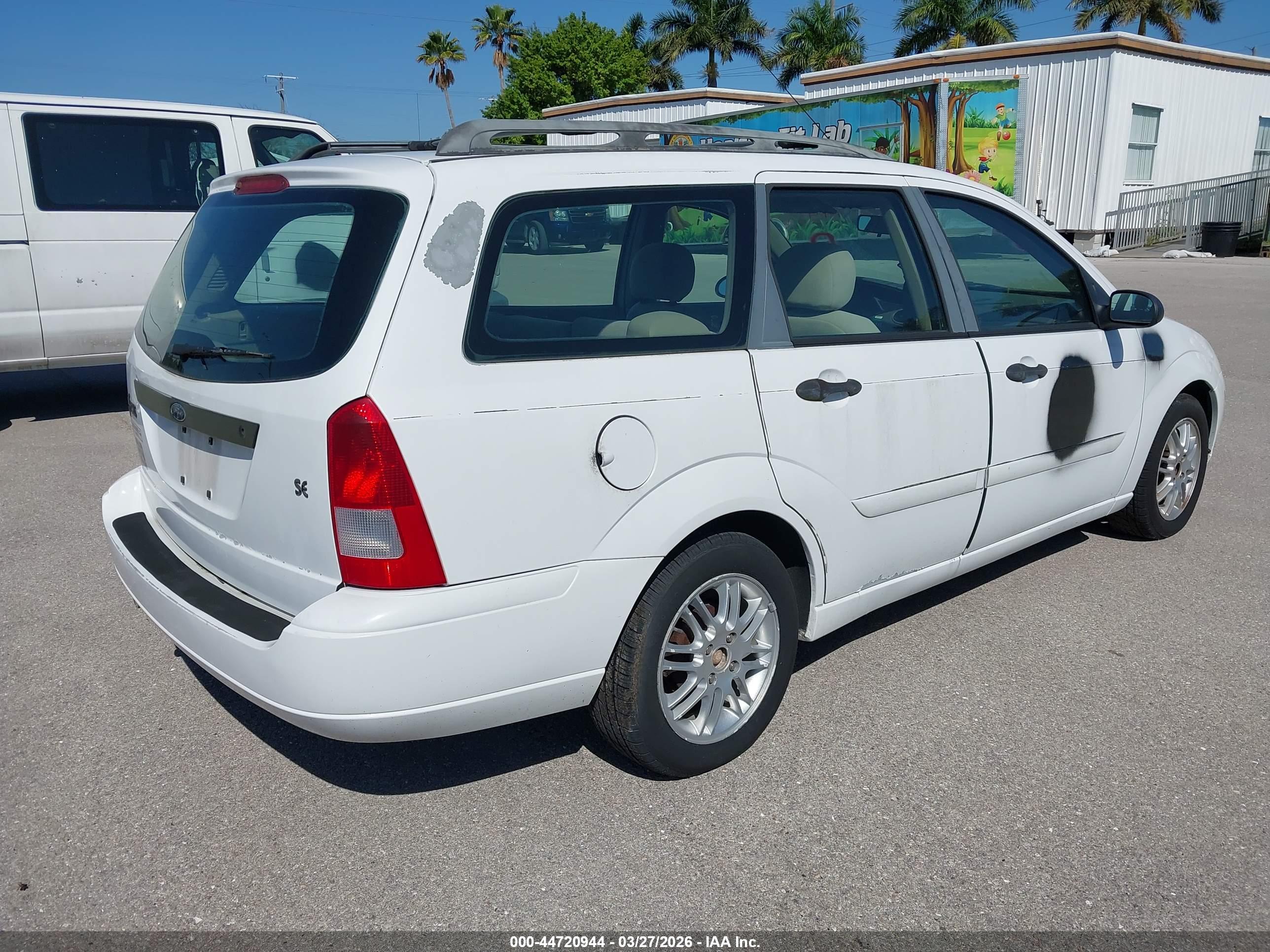 FORD FOCUS image 4