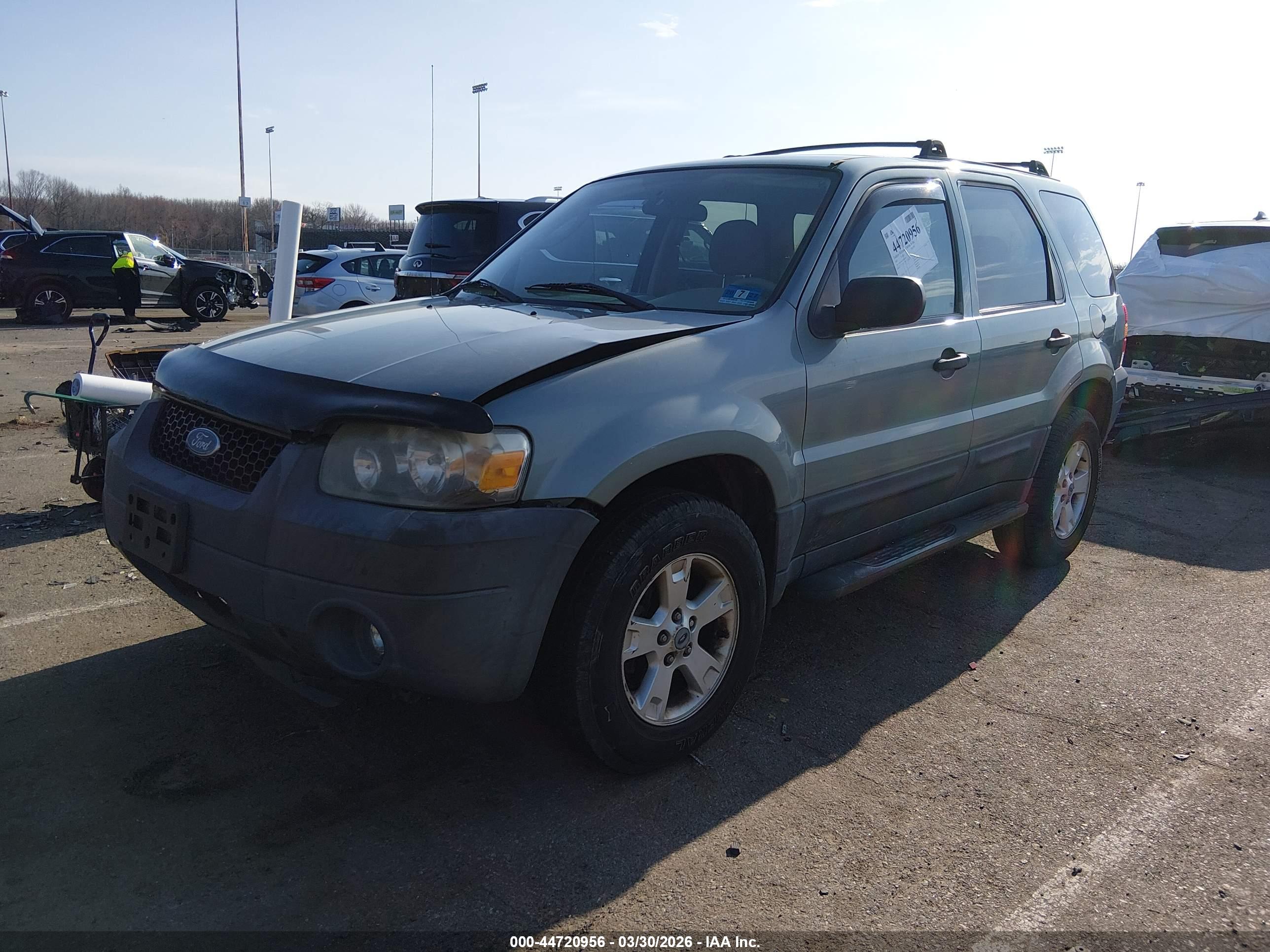FORD ESCAPE image 2