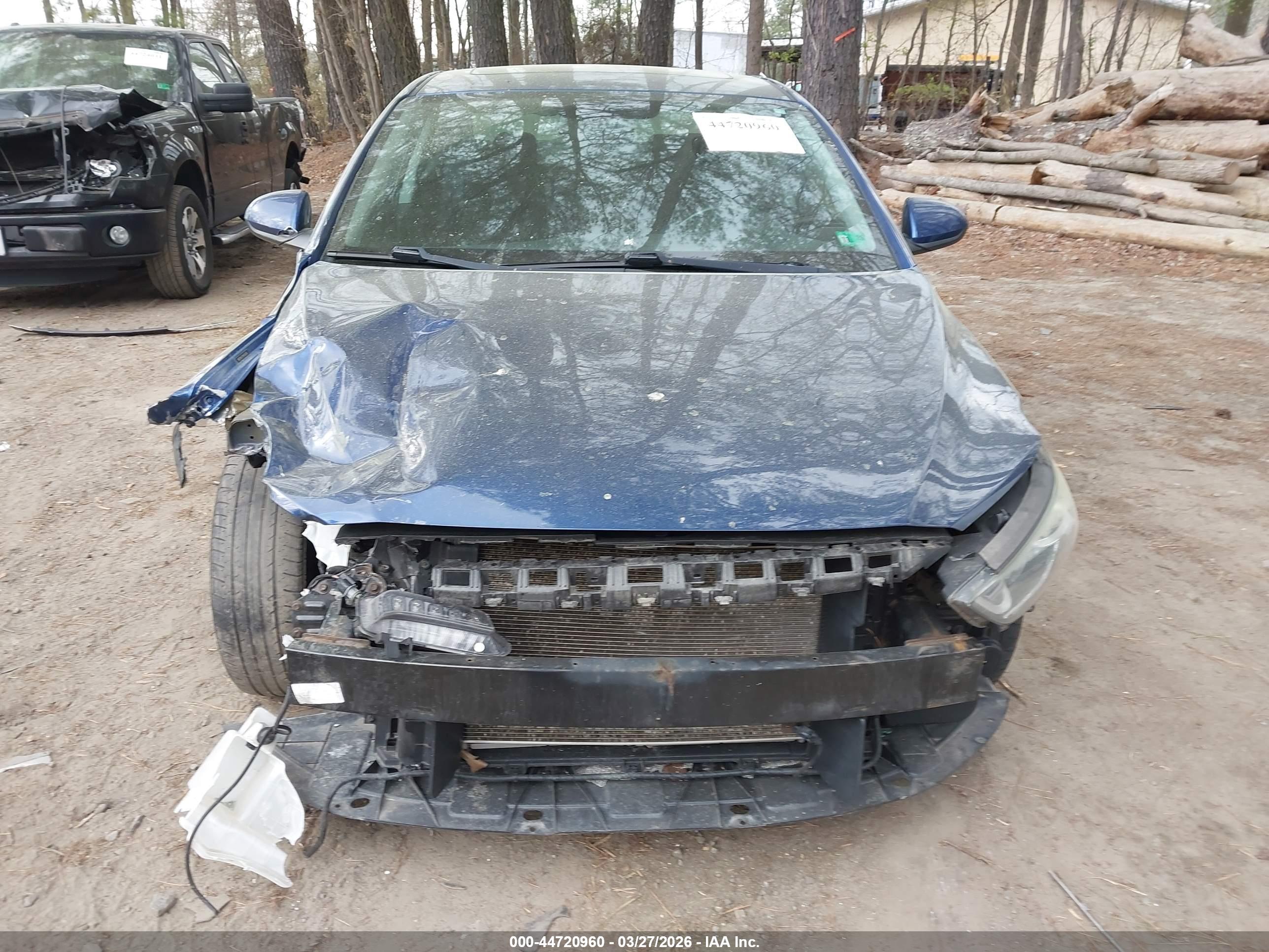 HYUNDAI ELANTRA image 6