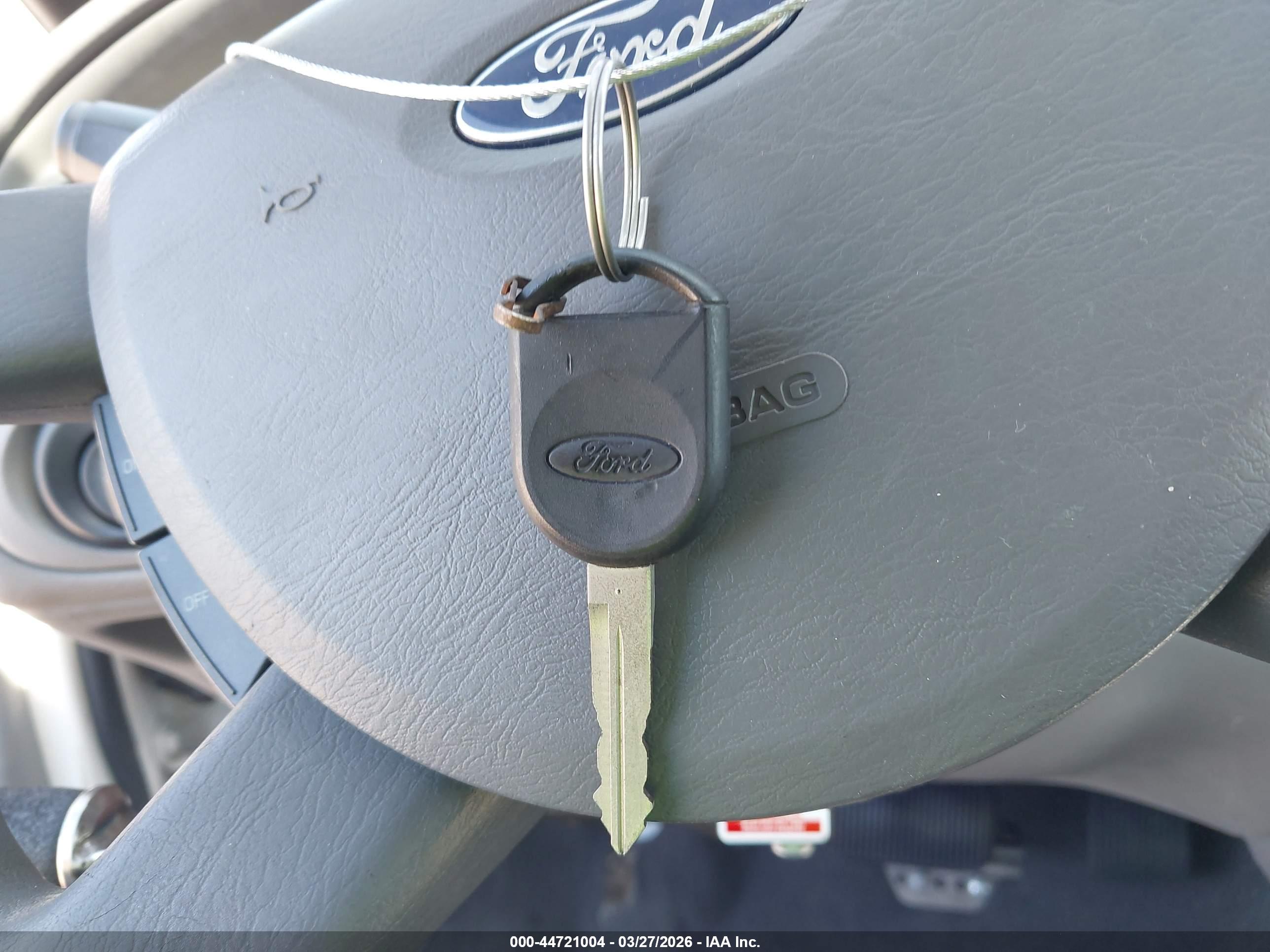 FORD TAURUS image 11