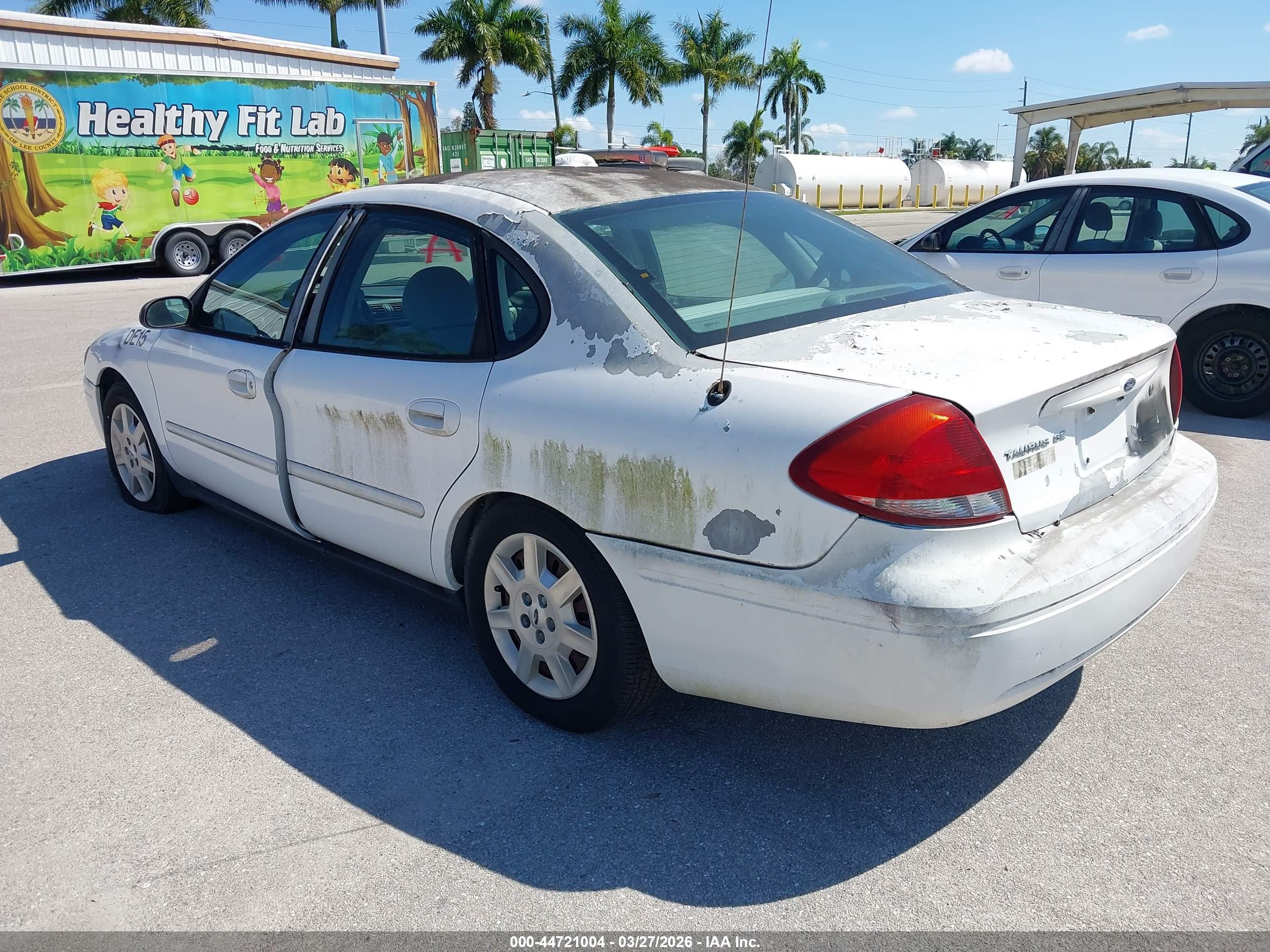 FORD TAURUS image 3