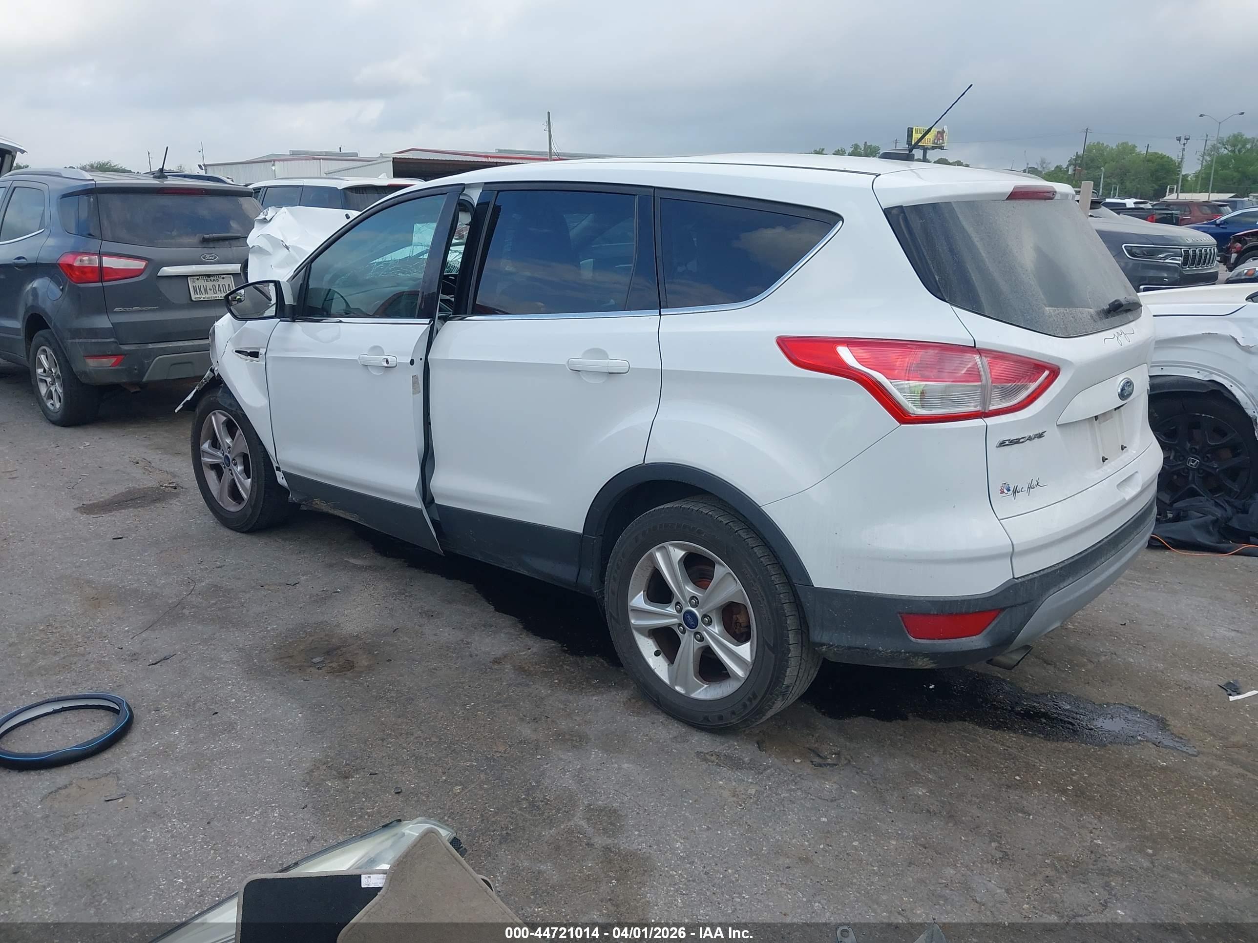 FORD ESCAPE image 3