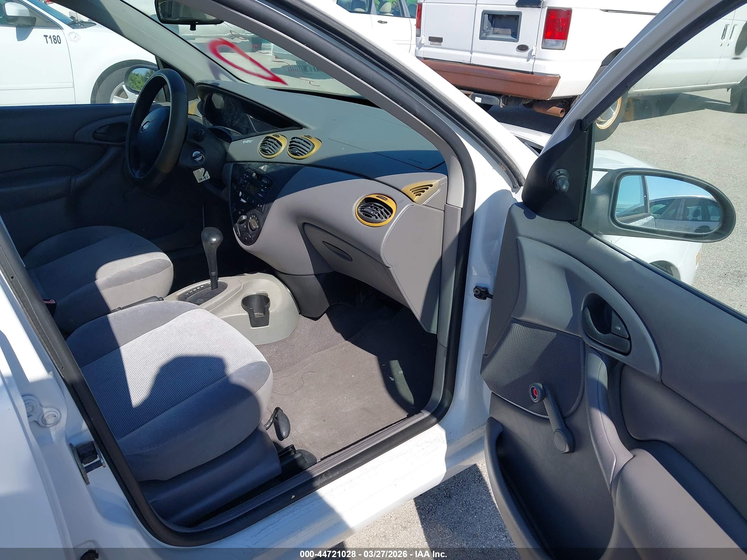 FORD FOCUS image 5