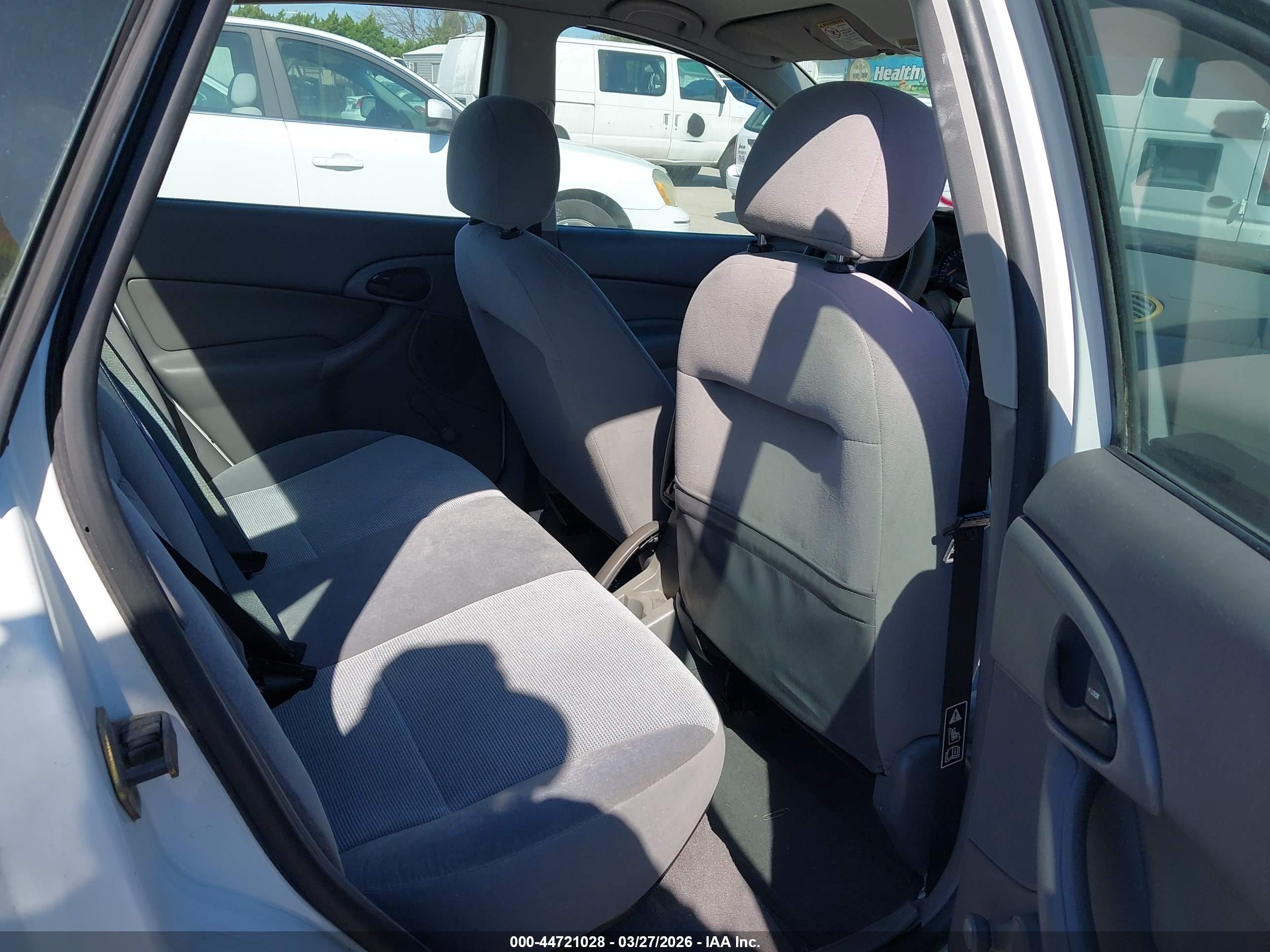 FORD FOCUS image 8