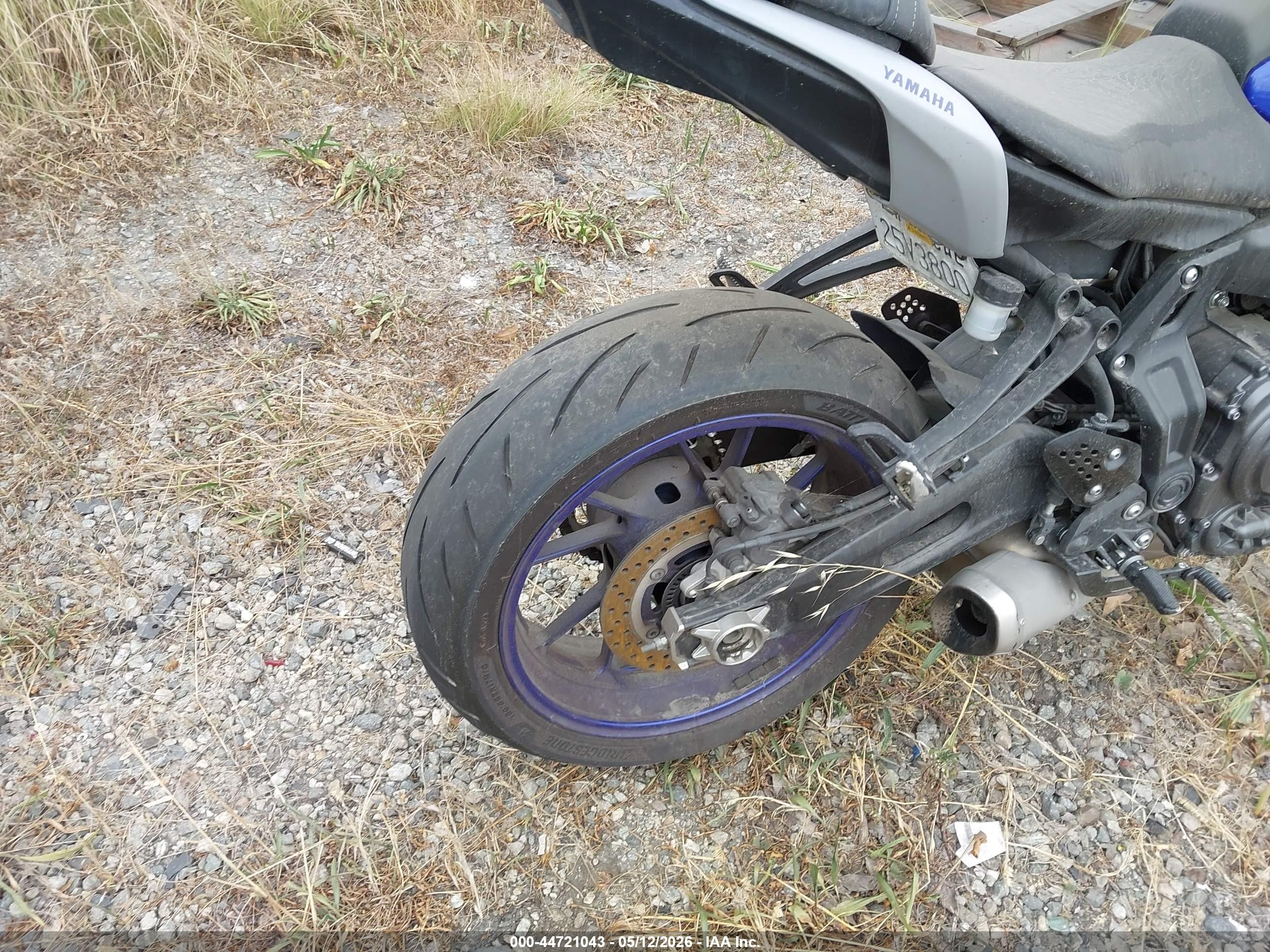 YAMAHA MT07 image 4