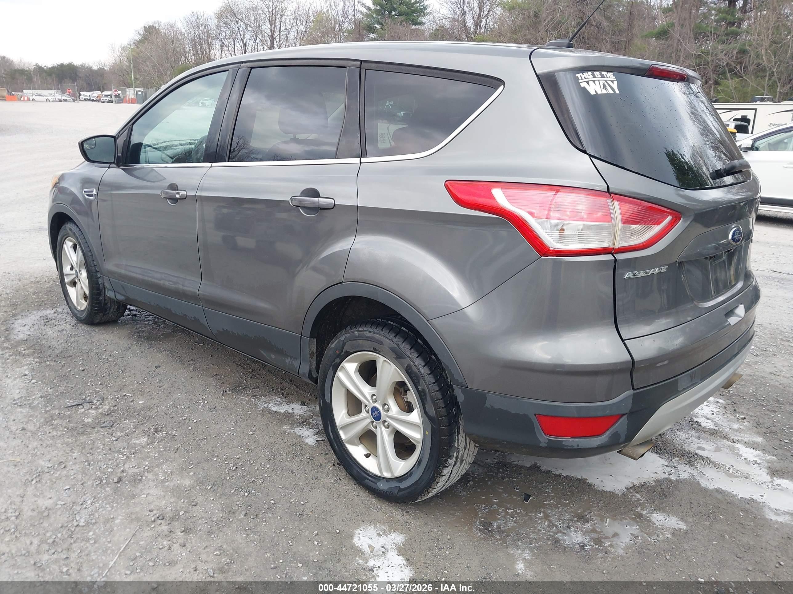 FORD ESCAPE image 3