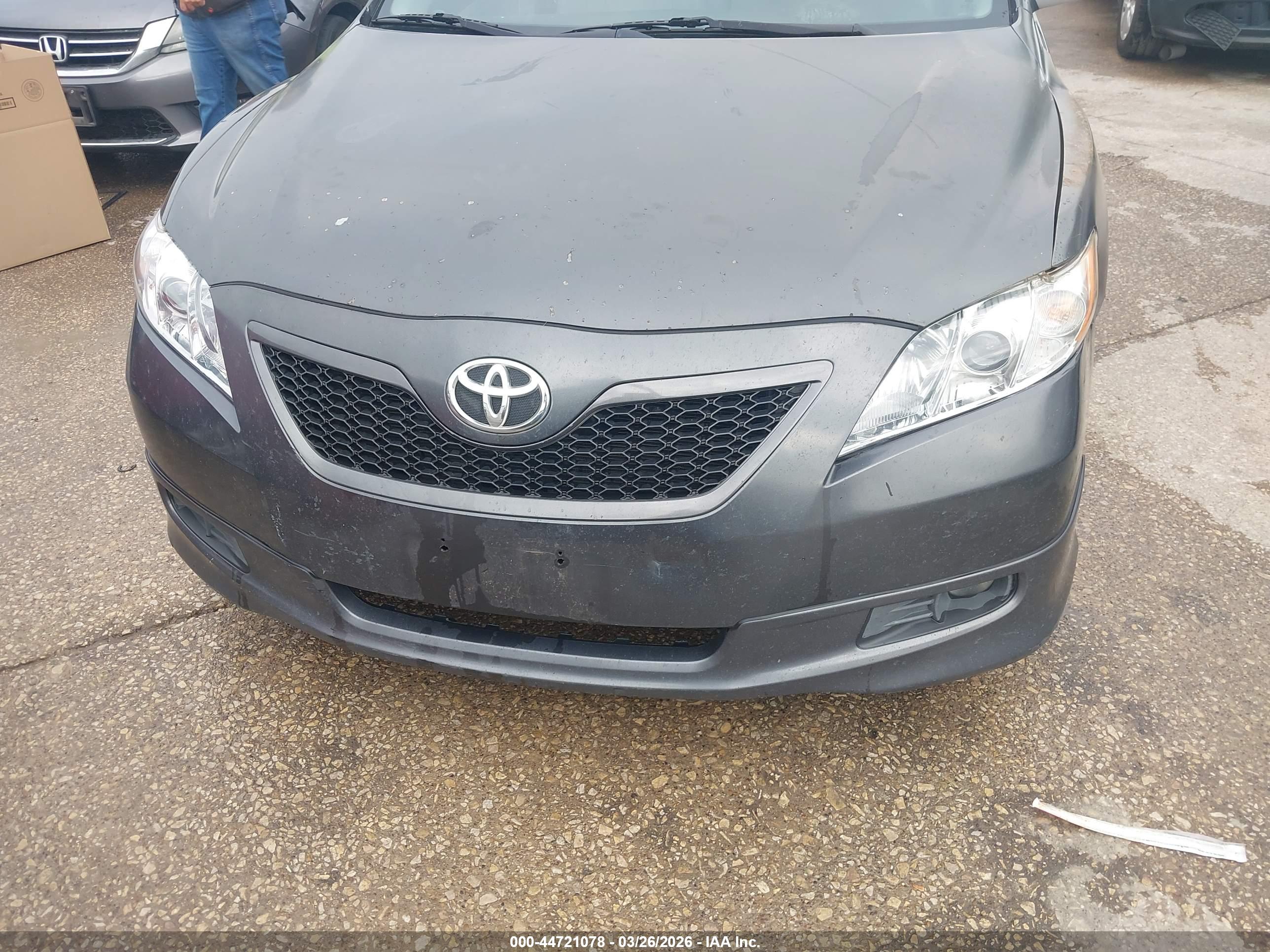 TOYOTA CAMRY image 6