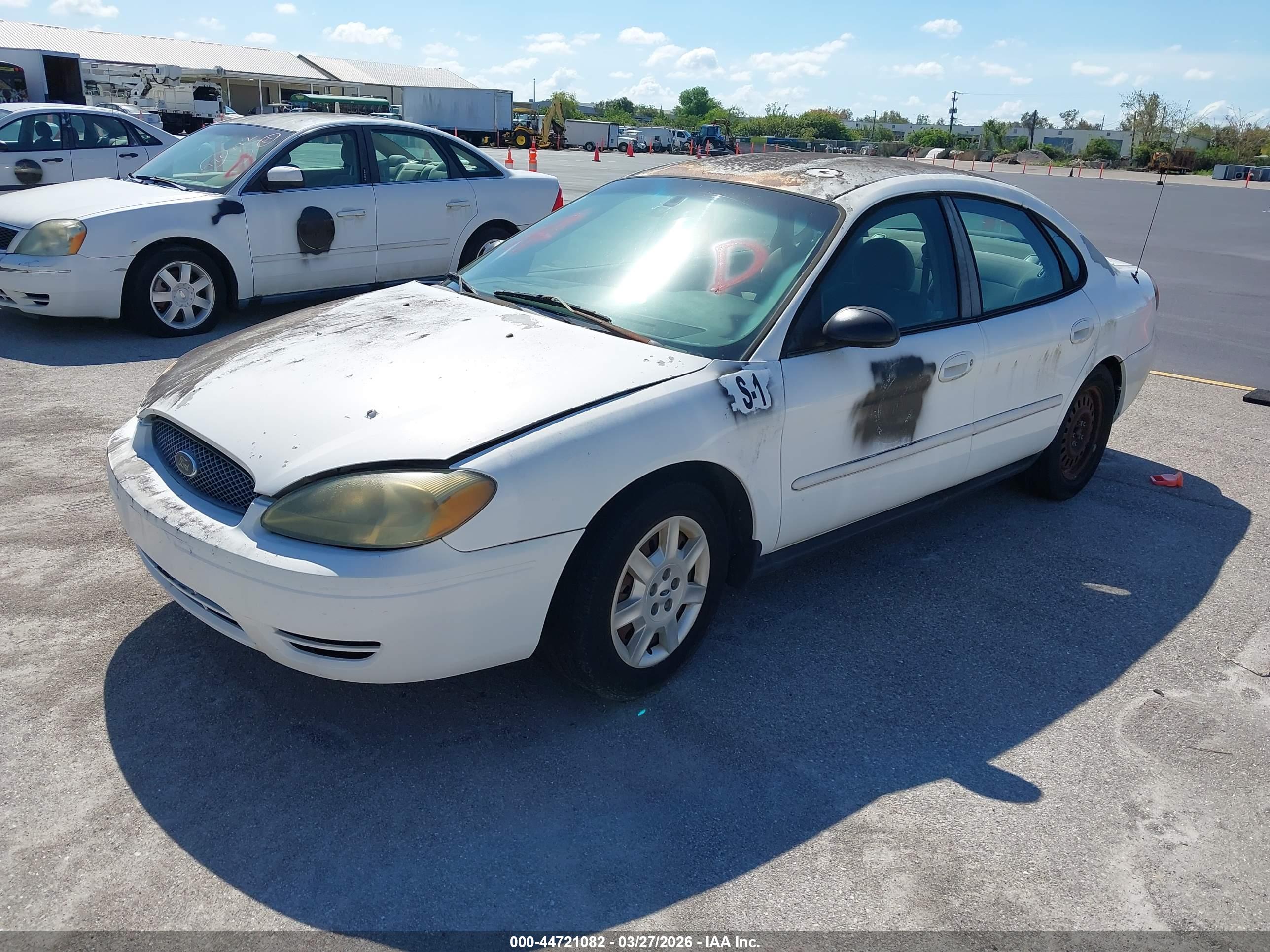 FORD TAURUS image 2