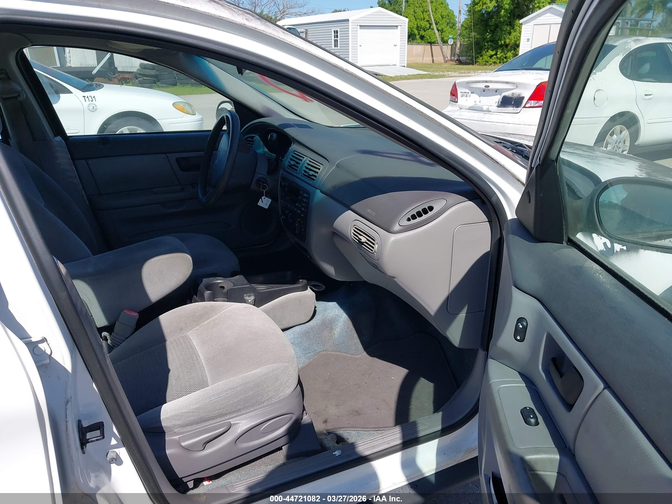 FORD TAURUS image 5