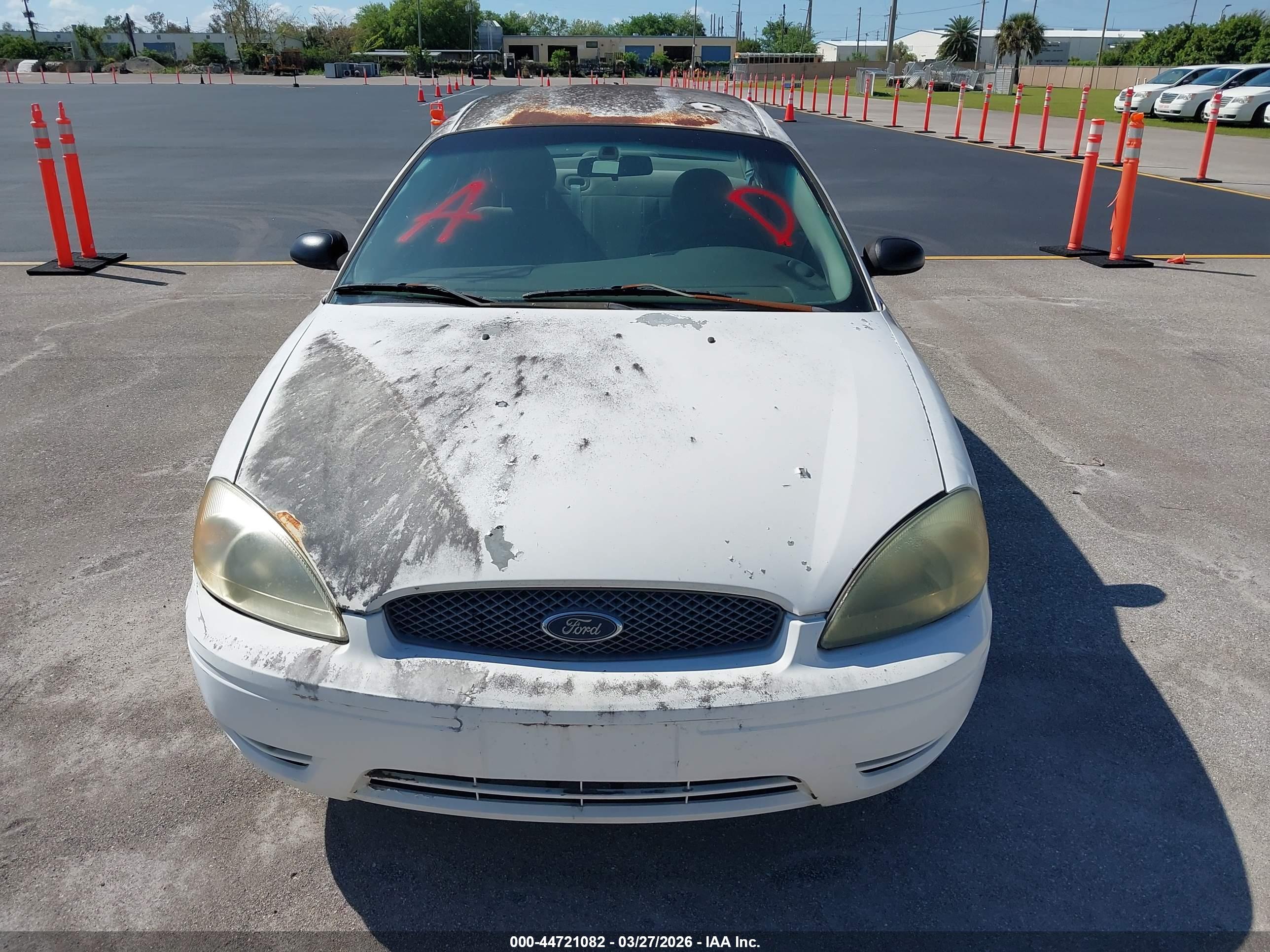 FORD TAURUS image 6