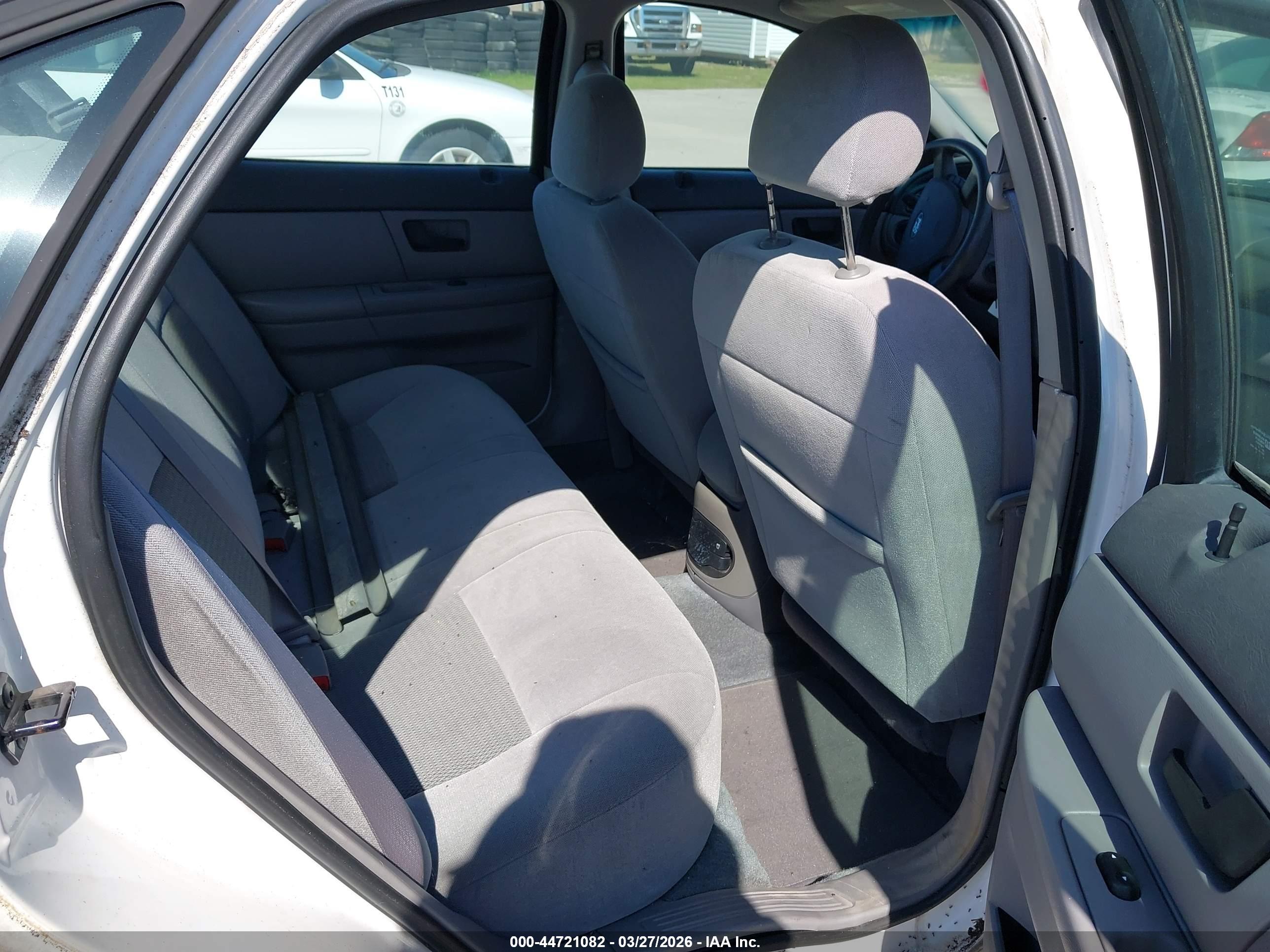 FORD TAURUS image 8
