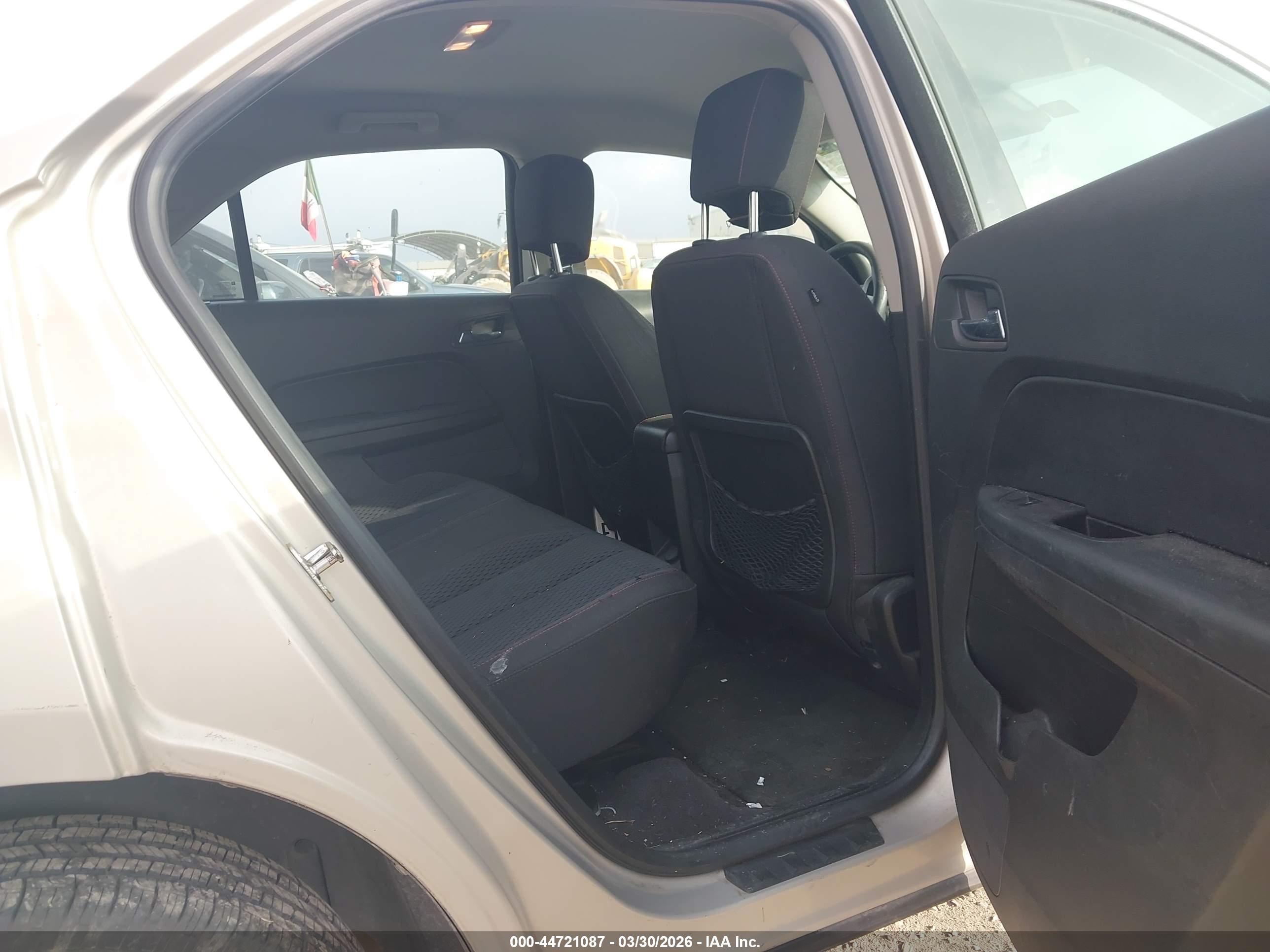 CHEVROLET EQUINOX image 8