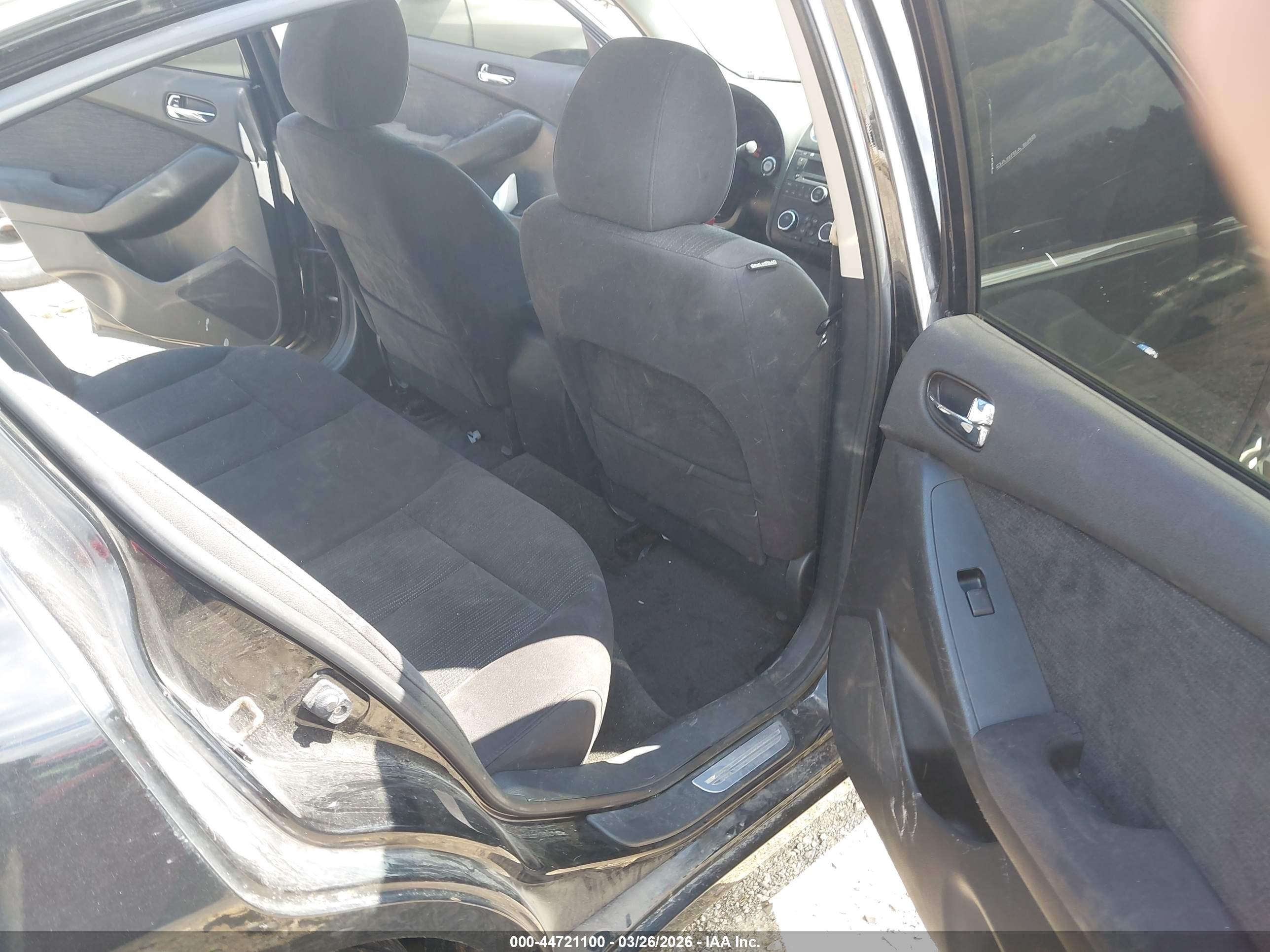 NISSAN ALTIMA image 8