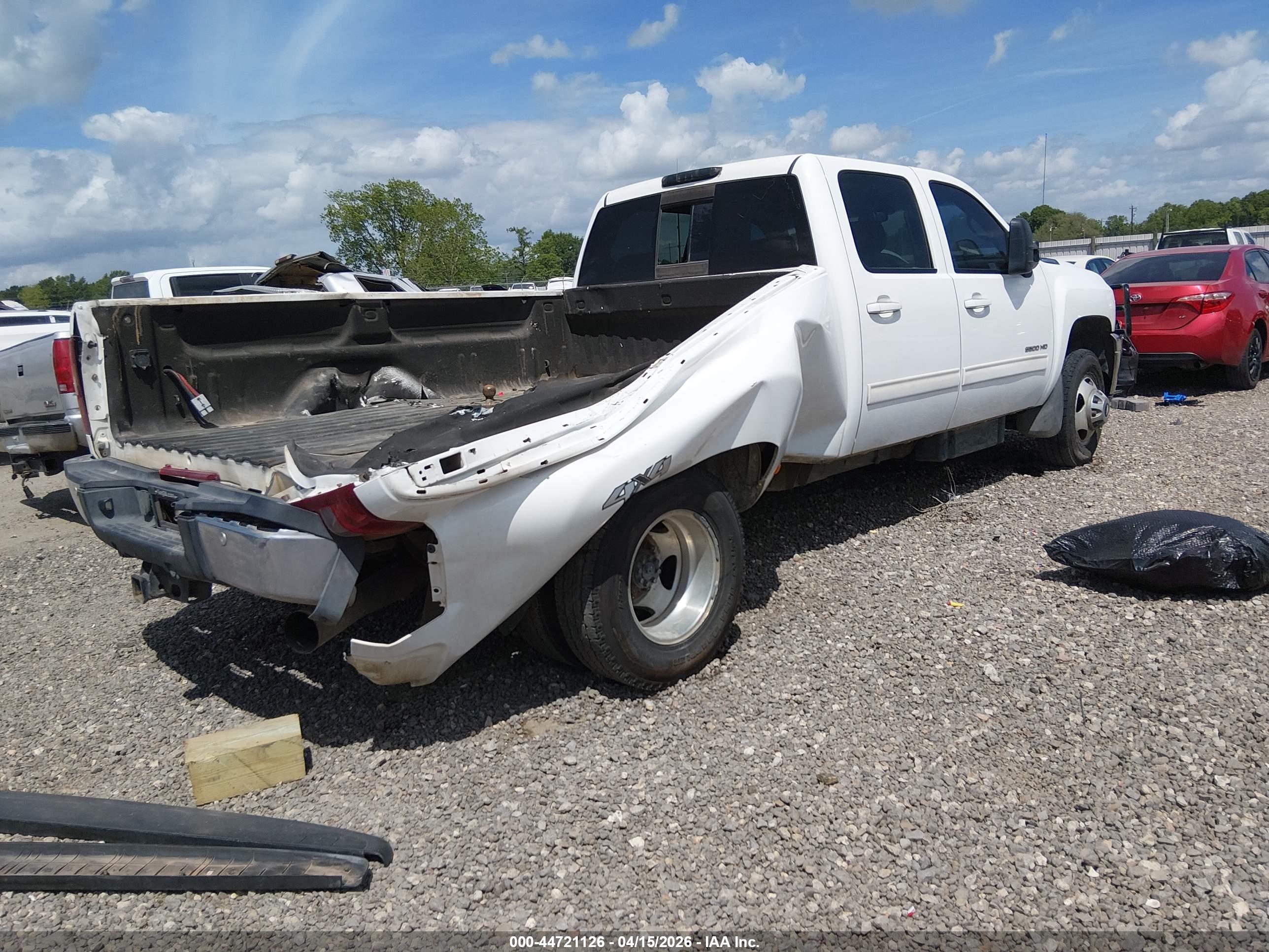 CHEVROLET SILVERADO image 4