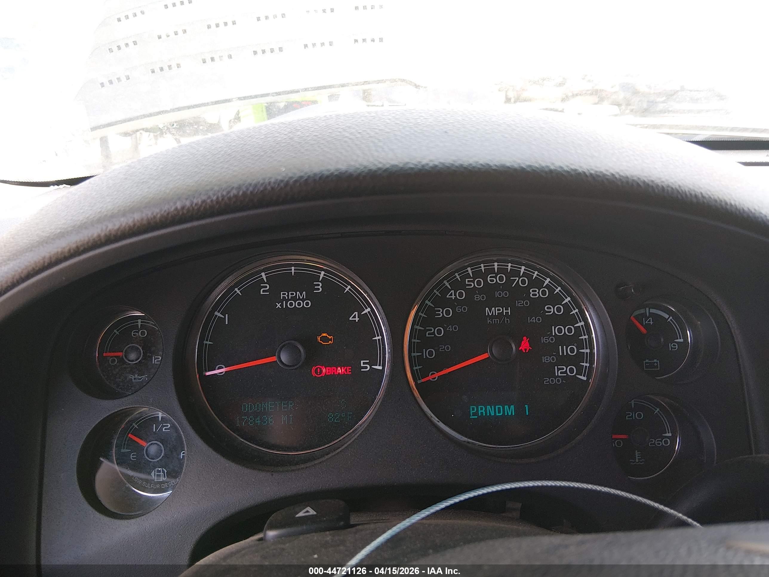CHEVROLET SILVERADO image 6