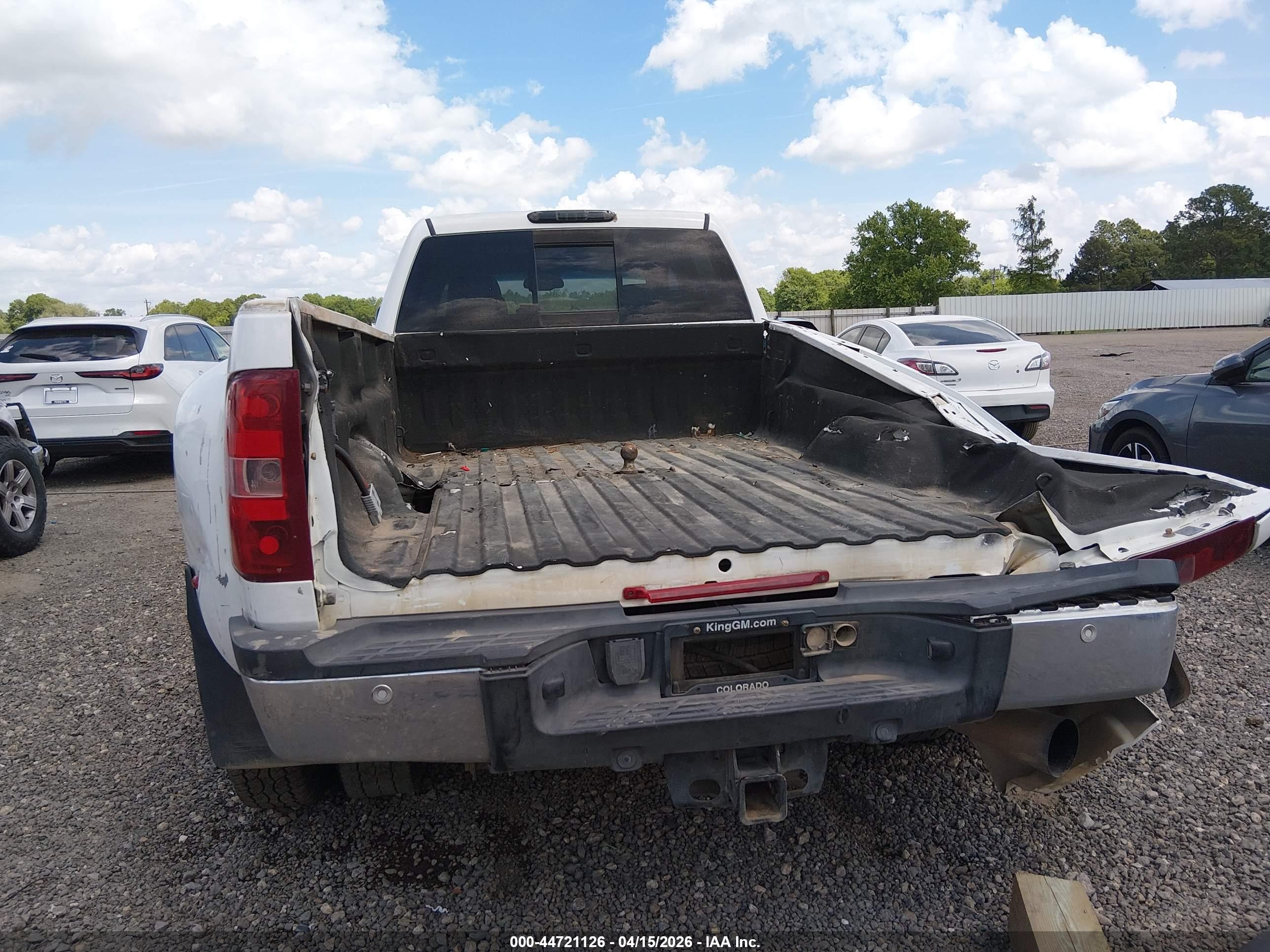 CHEVROLET SILVERADO image 7