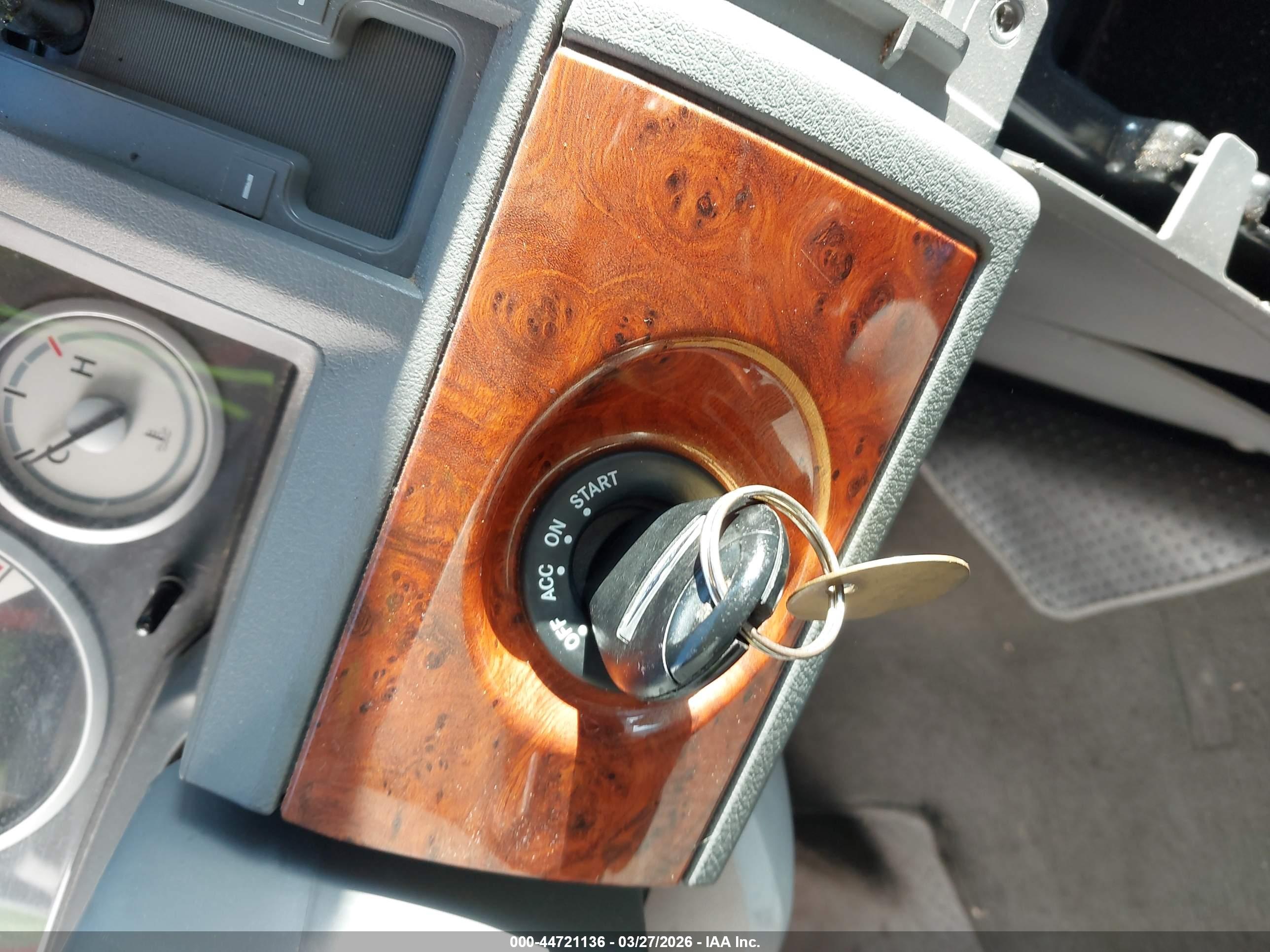 CHRYSLER TOWN image 11