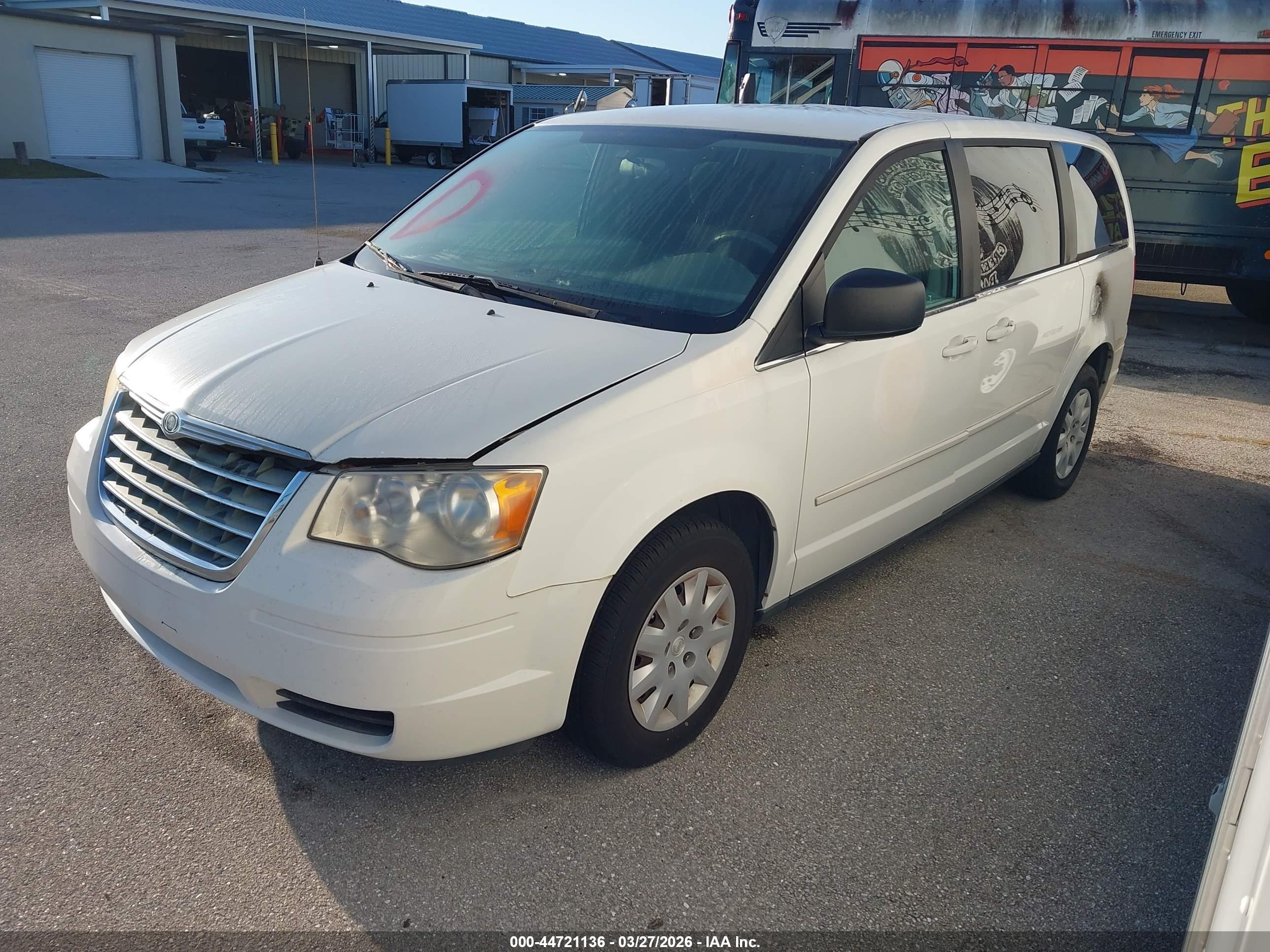 CHRYSLER TOWN image 2