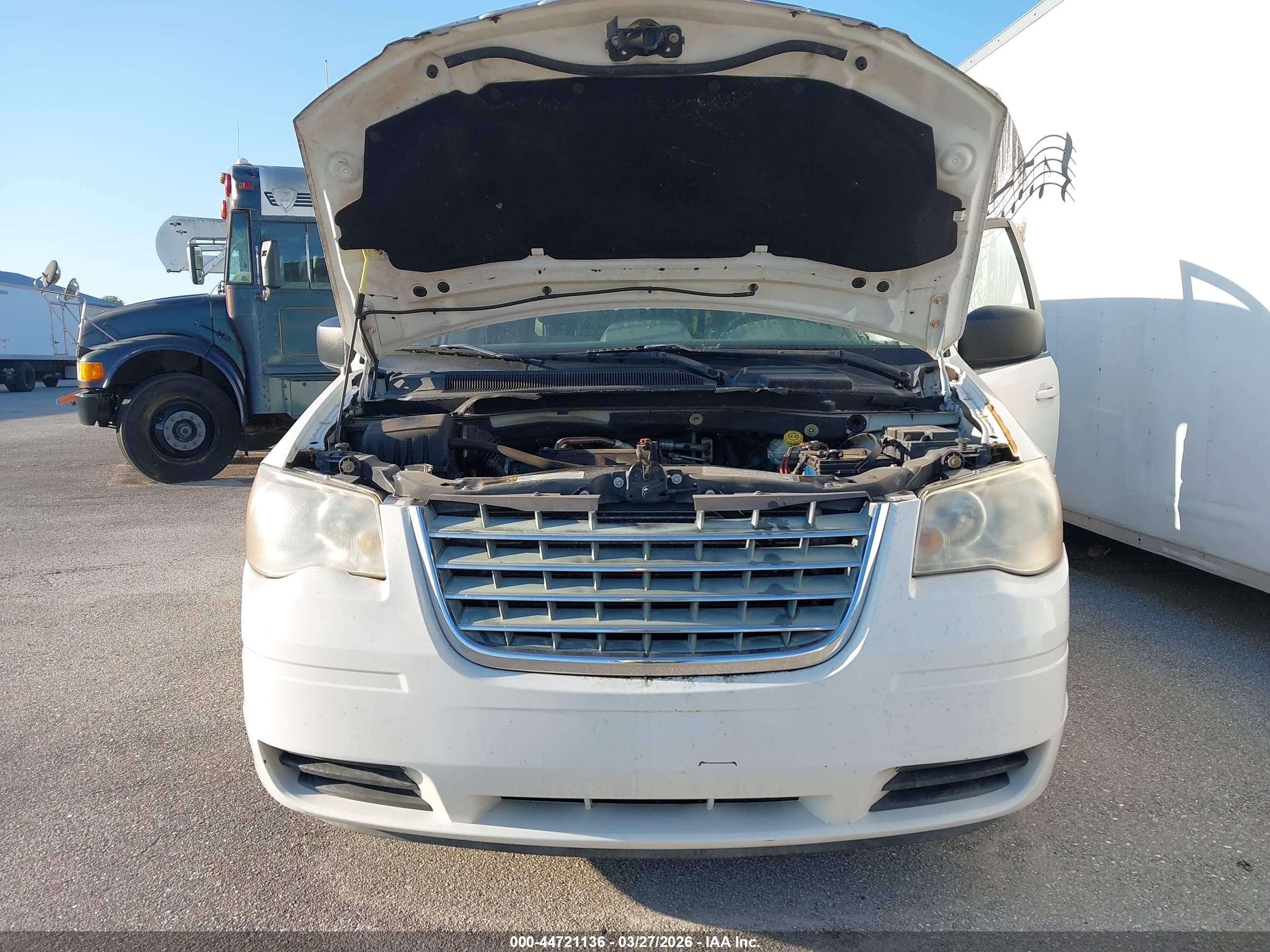 CHRYSLER TOWN image 6