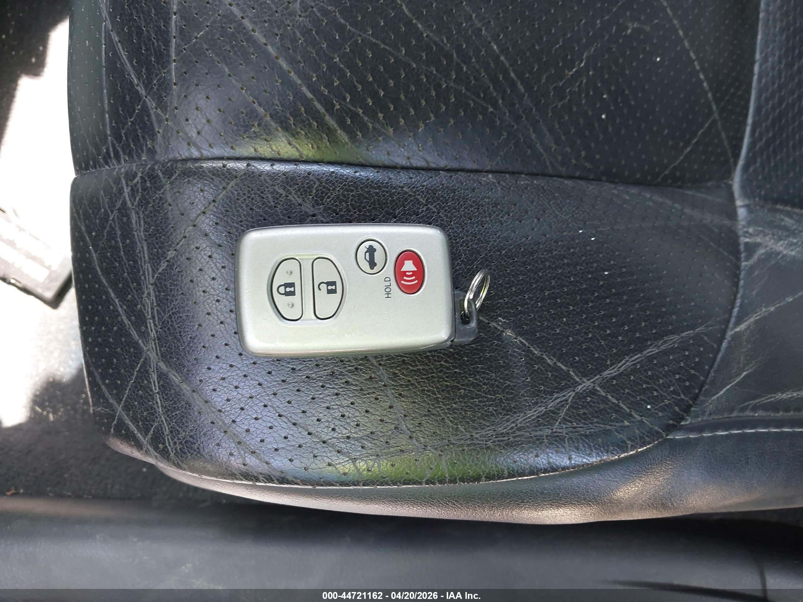 TOYOTA AVALON image 11