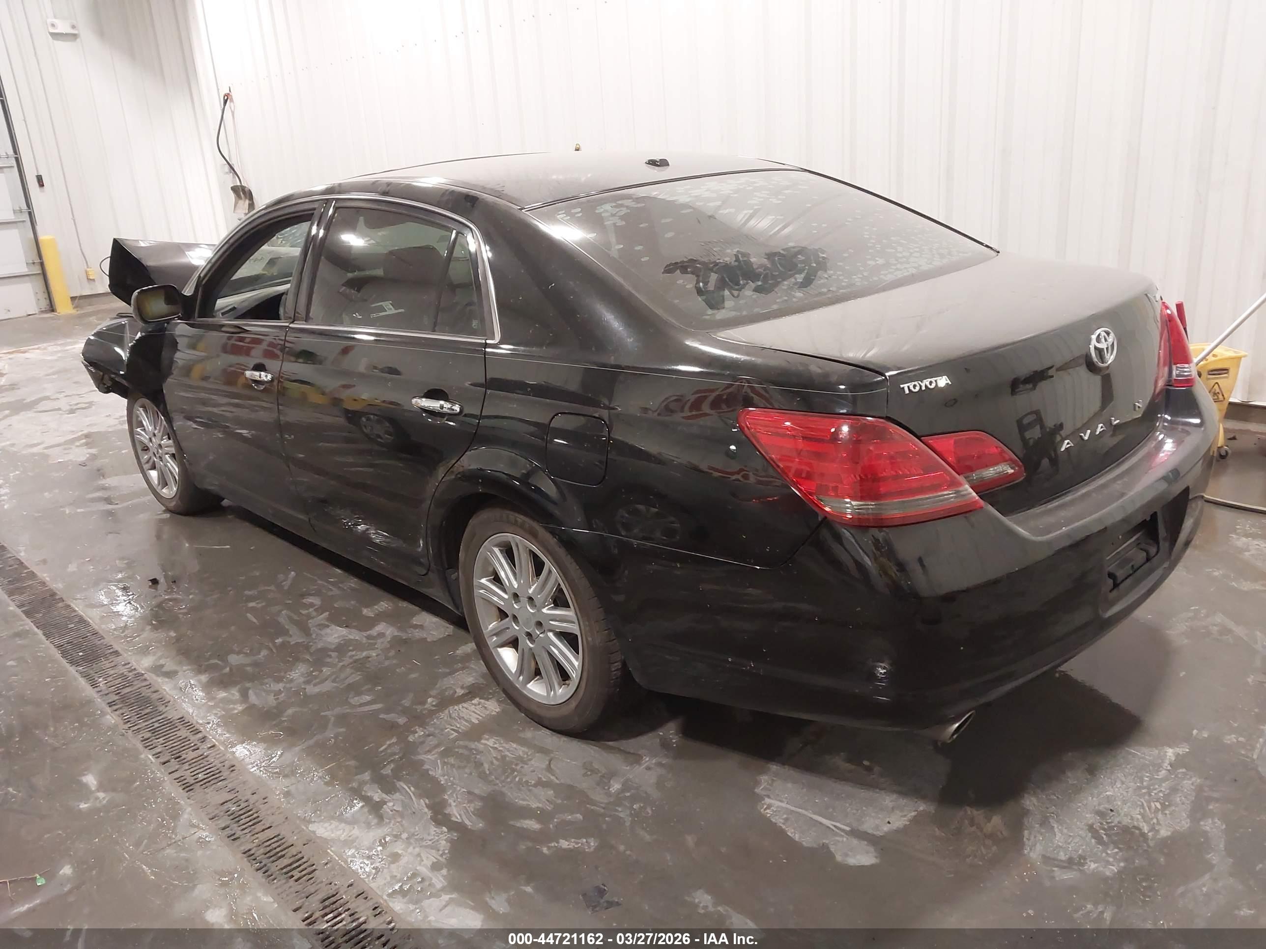 TOYOTA AVALON image 3