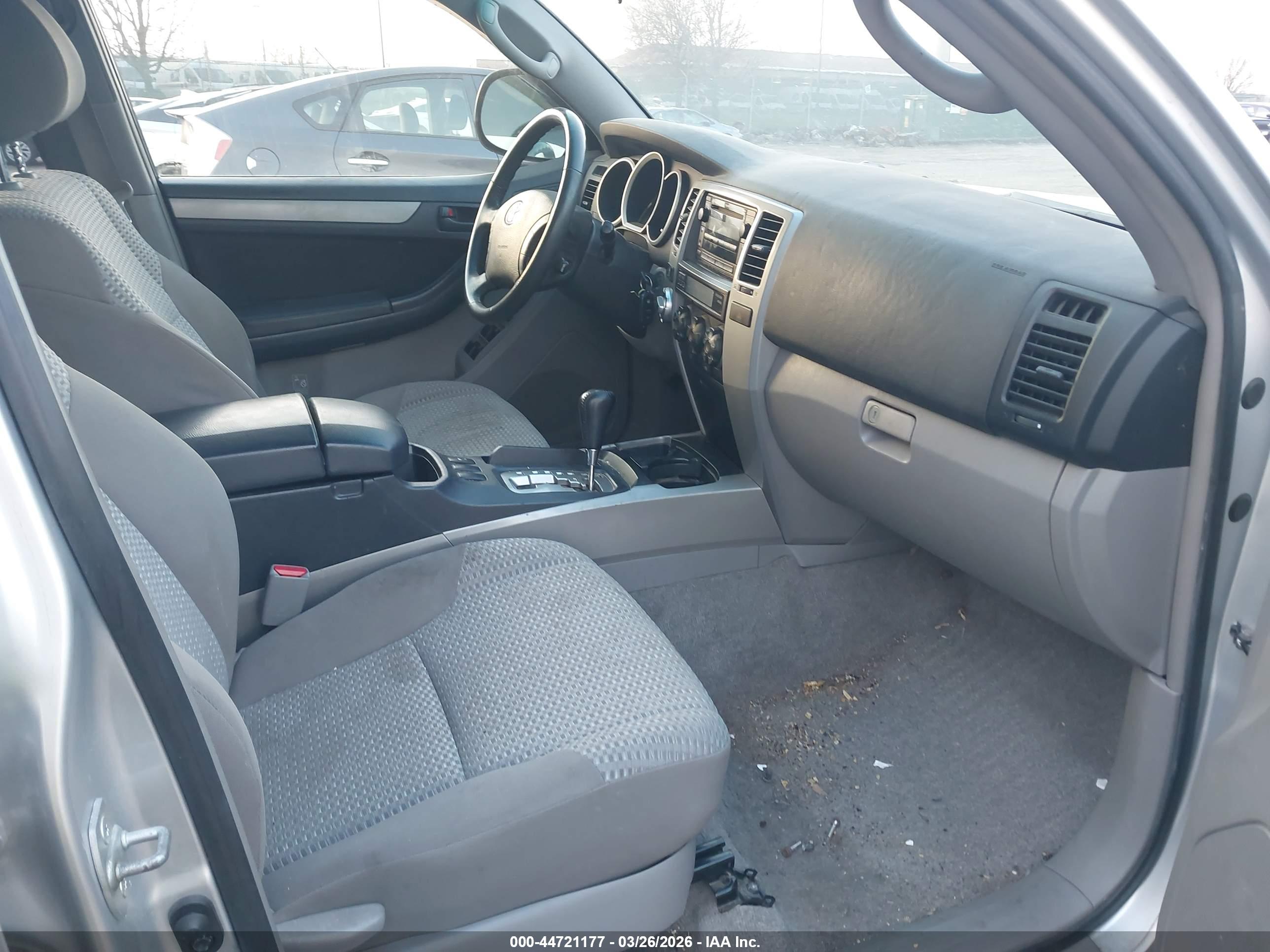 TOYOTA 4RUNNER image 5