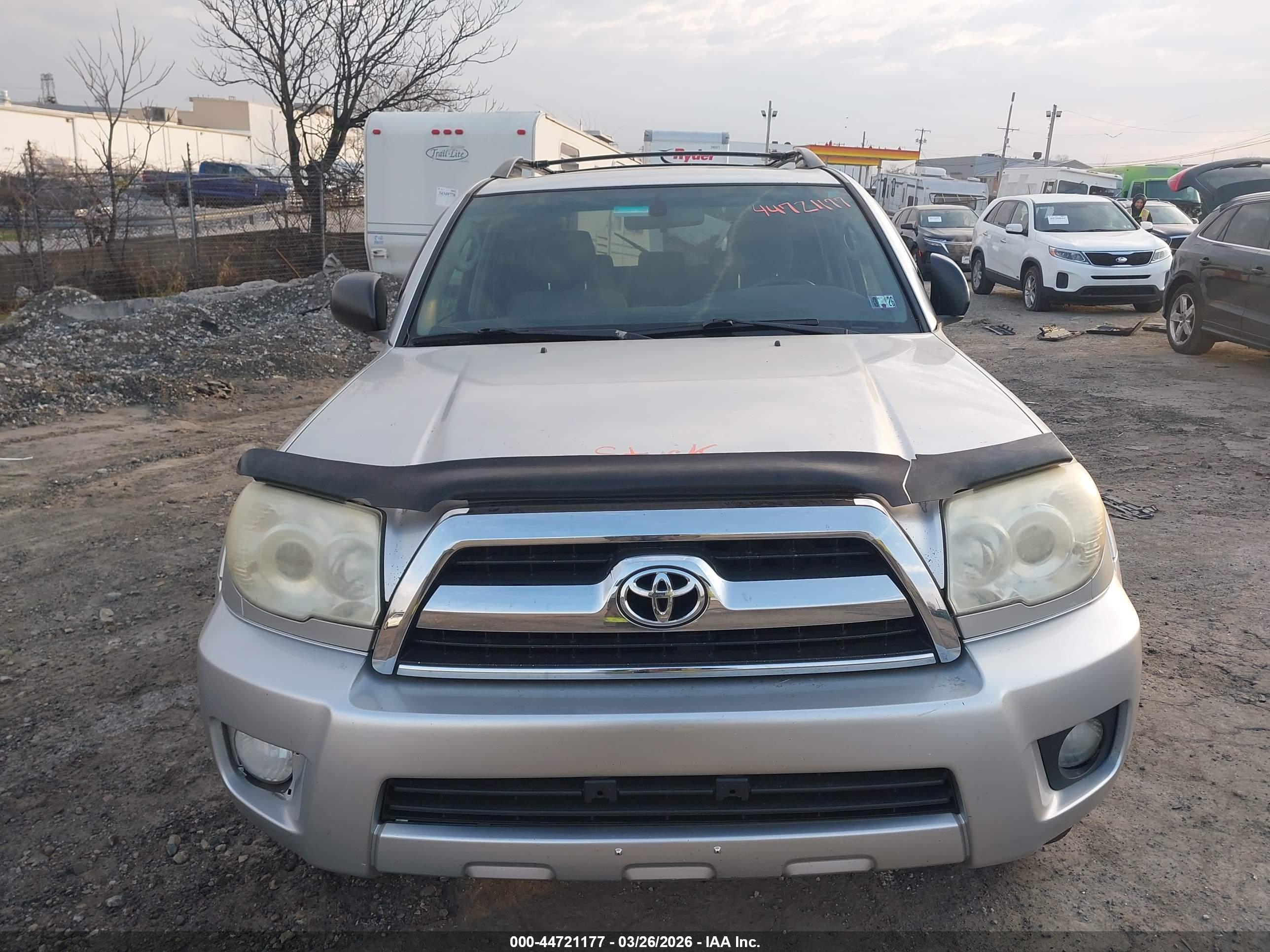 TOYOTA 4RUNNER image 6