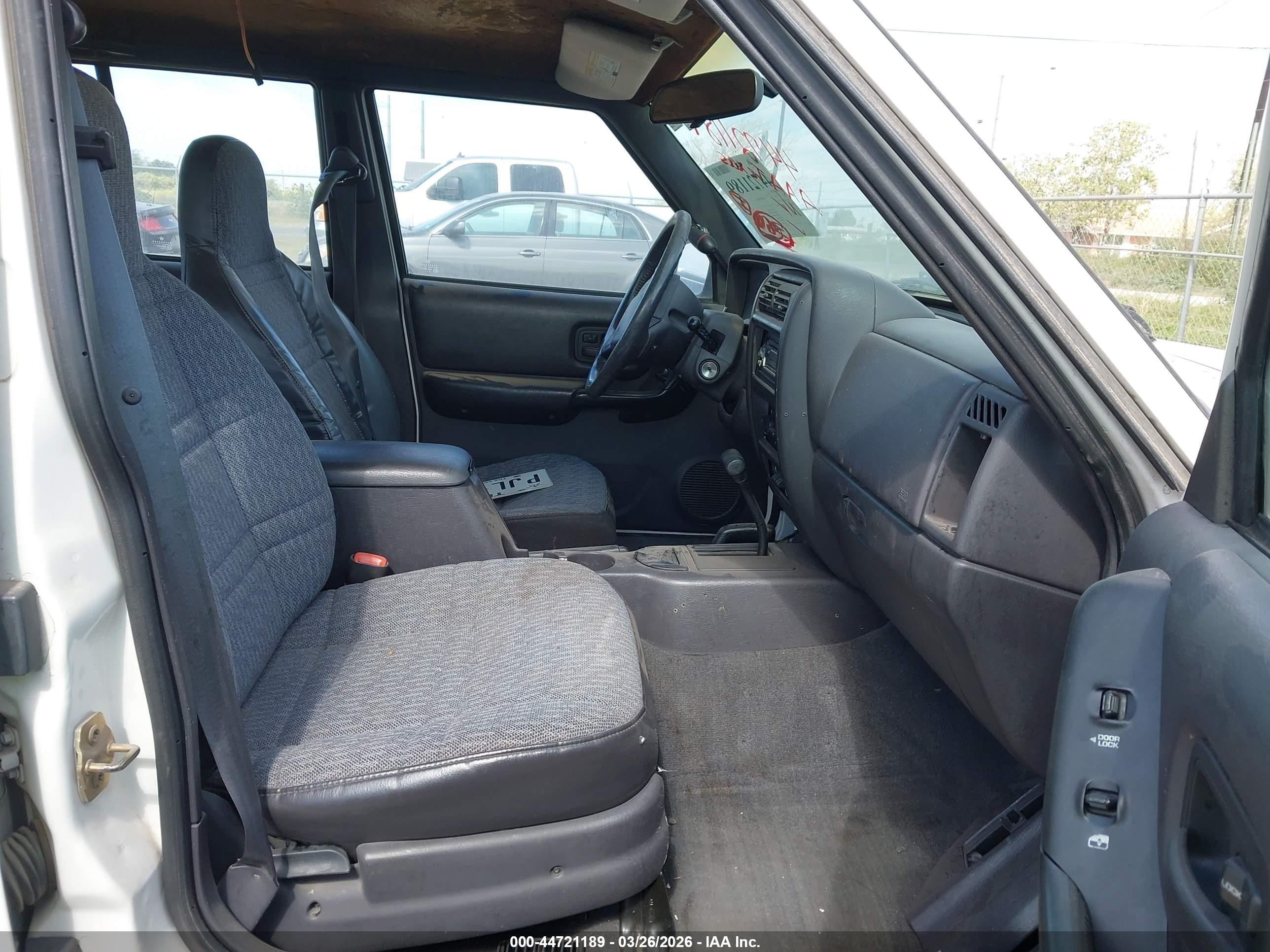 JEEP CHEROKEE image 5