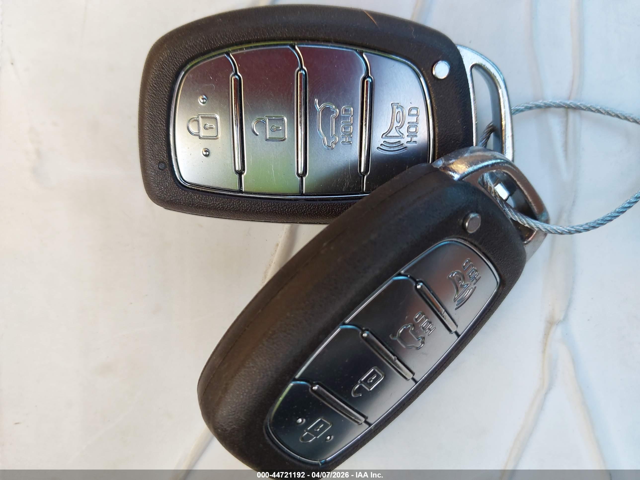 HYUNDAI TUCSON image 11